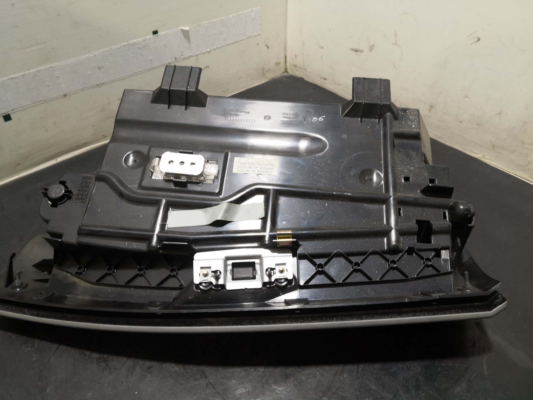 Porta Luvas BMW 5 (E60) | 01 - 10 Imagem-1