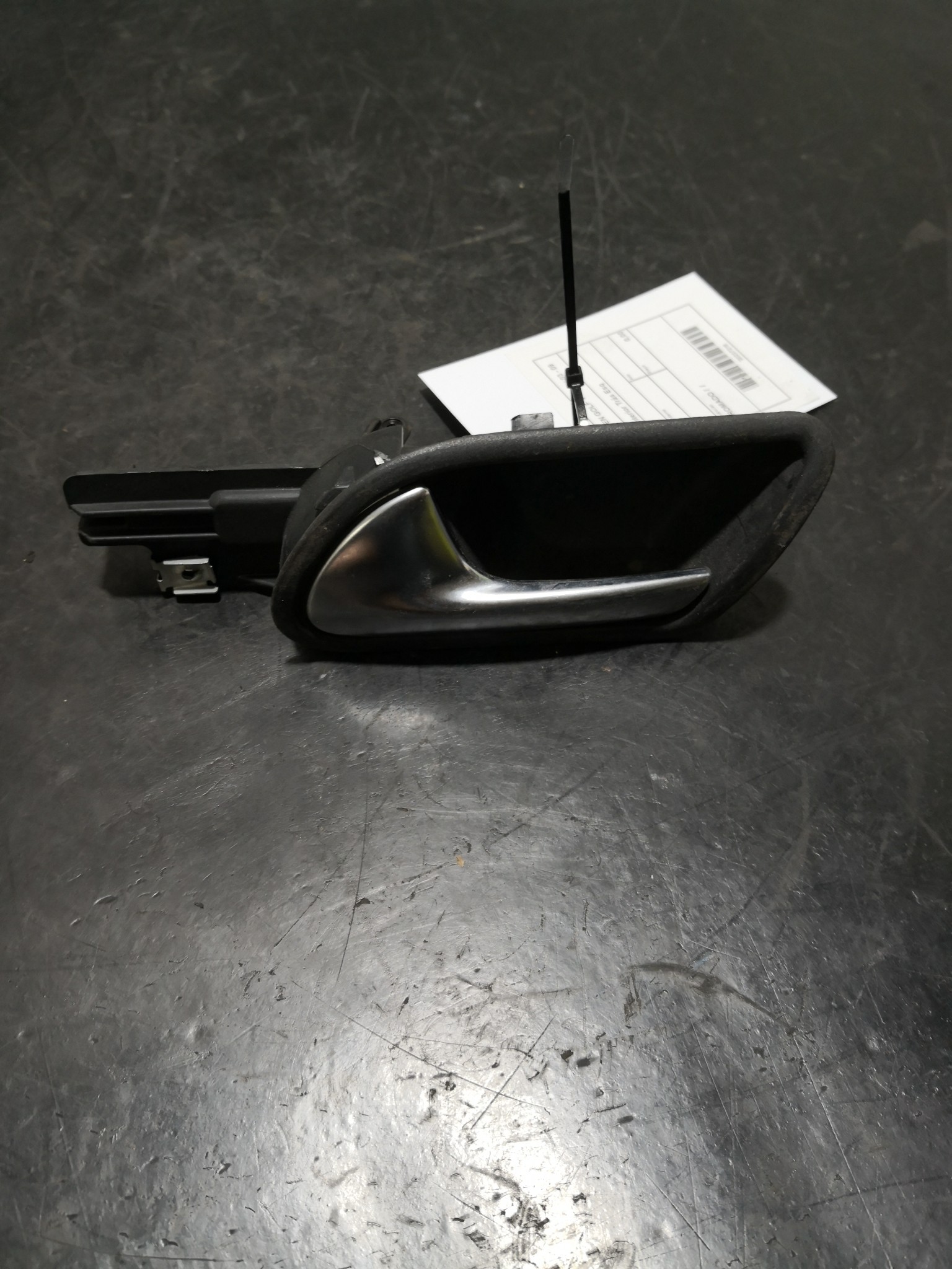 Puxador Interior Trás Esq VOLKSWAGEN GOLF V (1K1) | 03 - 09 Imagem-1