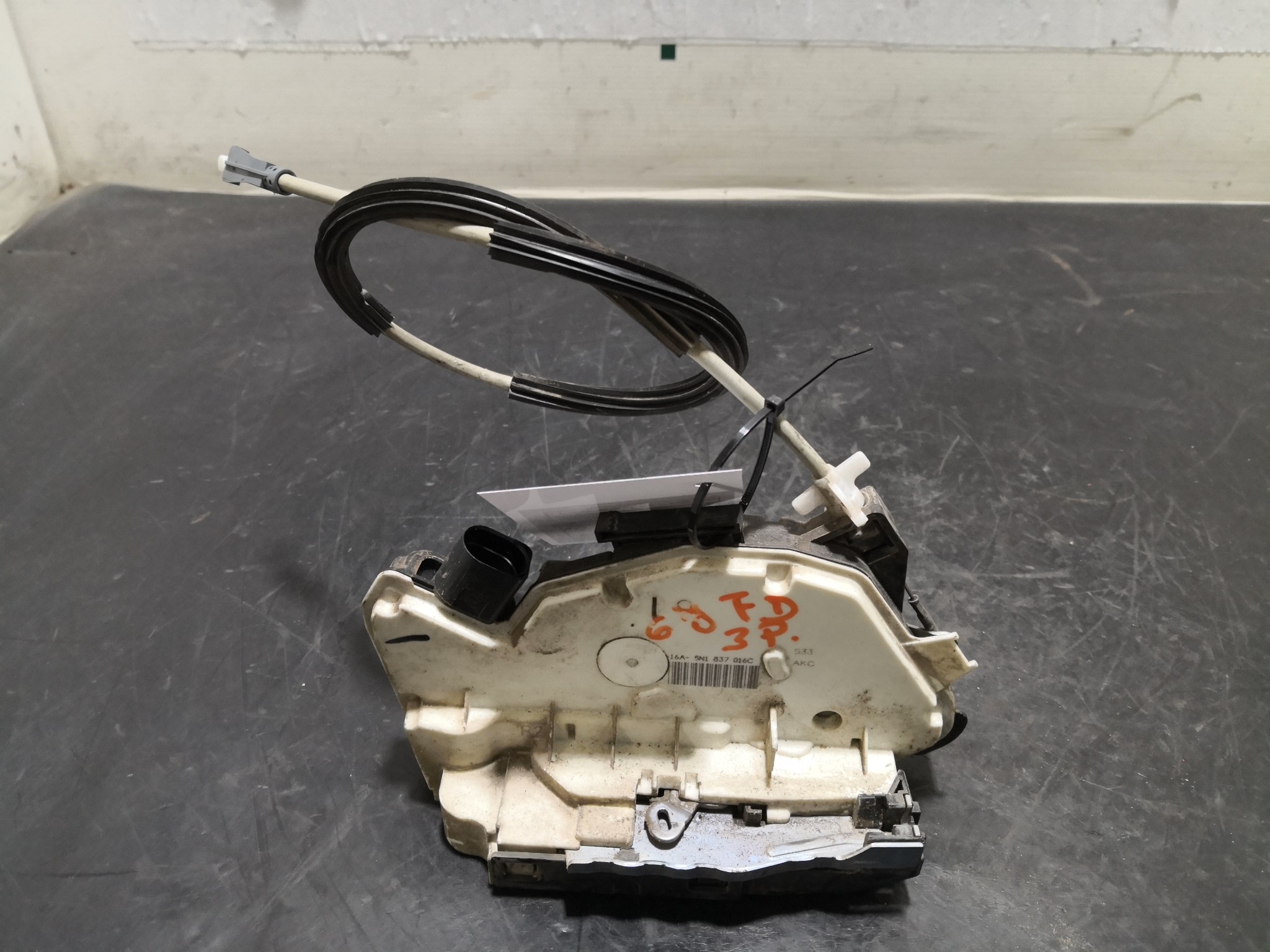 Fecho da Porta Frente Dto SEAT - ID S_97240