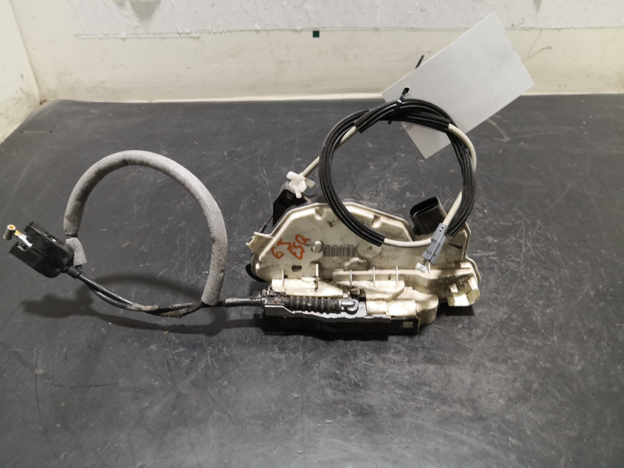 Fecho da Porta Frente Esq SEAT - ID S_97250