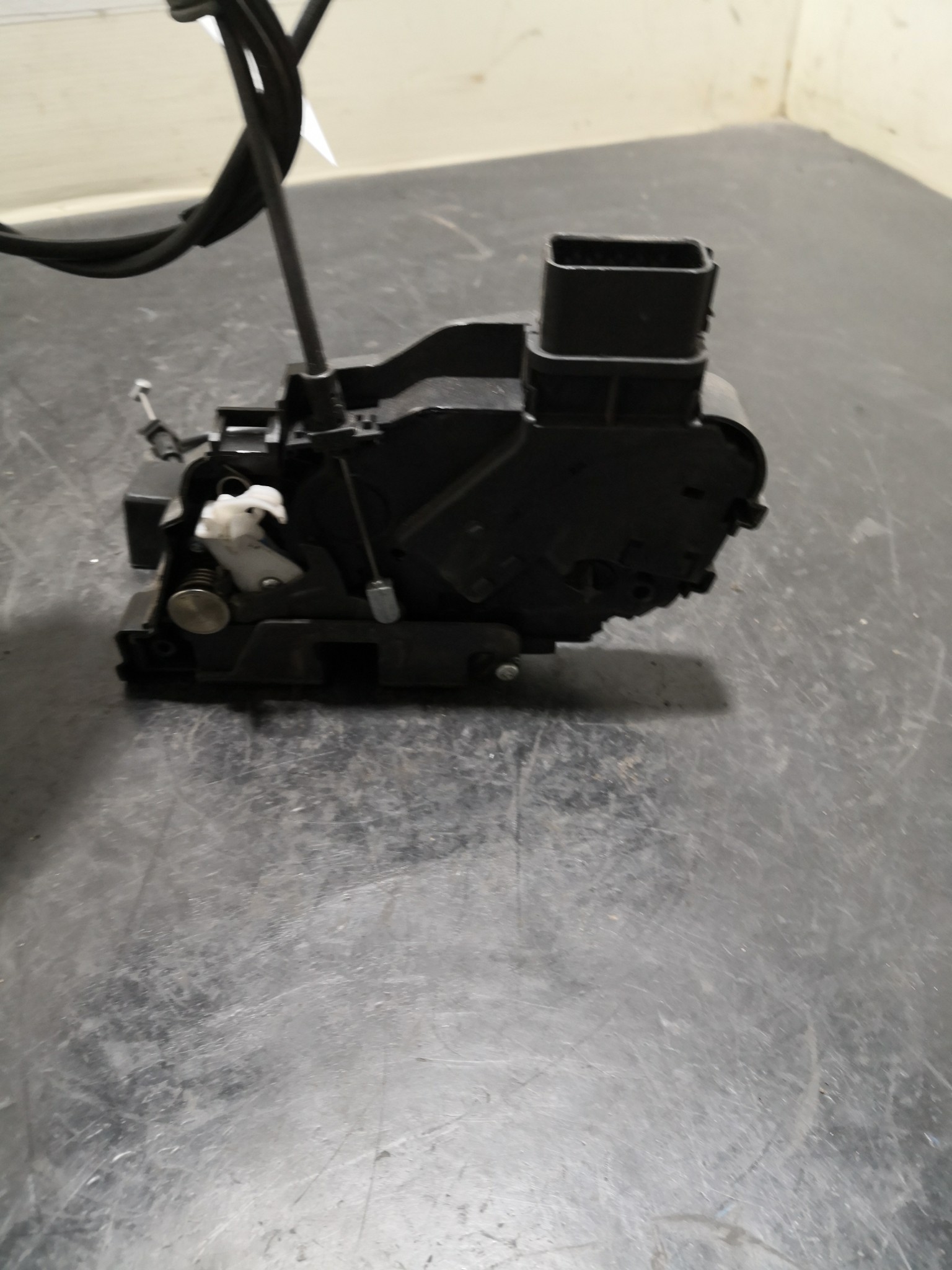 Fecho da Porta Frente Esq VOLVO C30 (533) | 06 - 13 Imagem-2