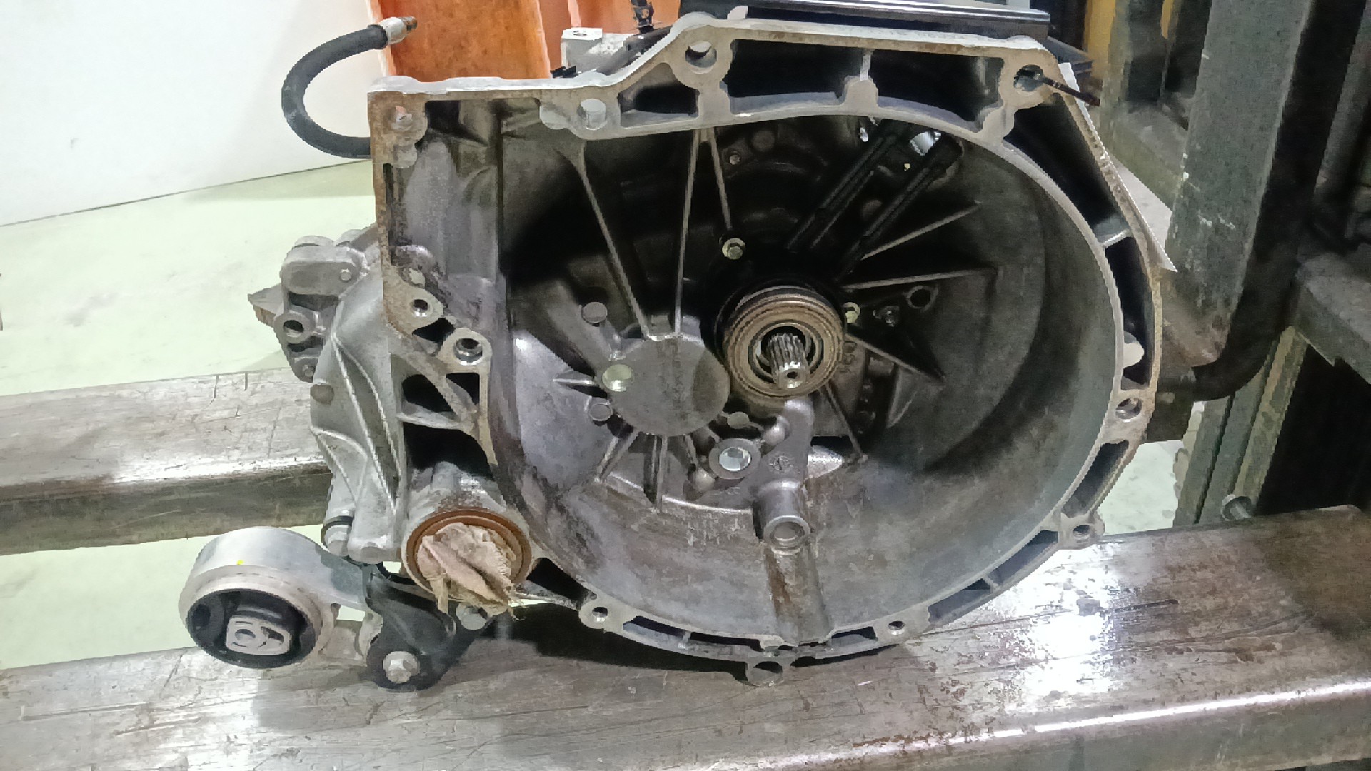 Caixa de Velocidades FORD - ID S_96390