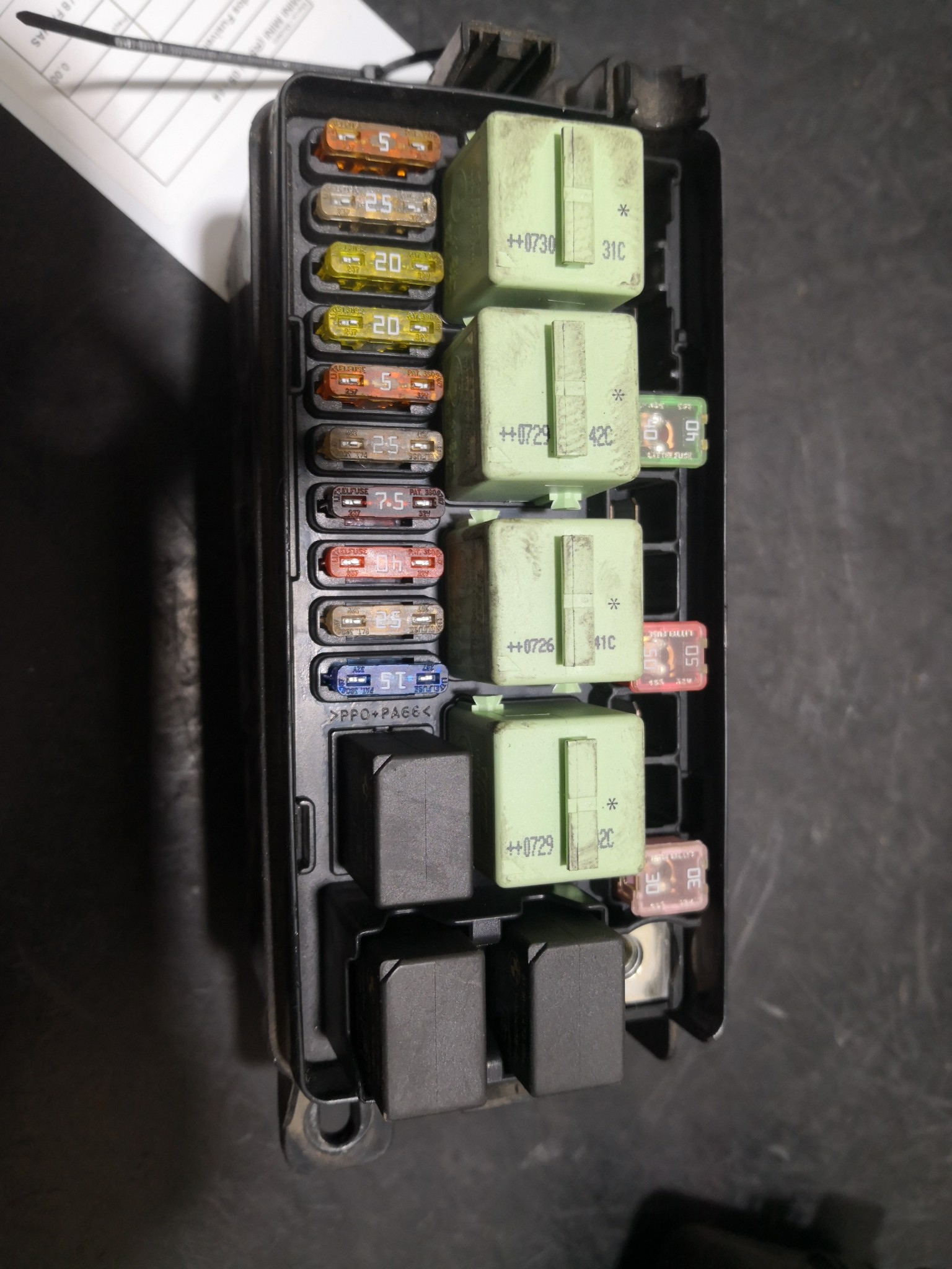 Caixa dos Fusíveis MINI MINI (R56) | 05 - 14 Imagem-2