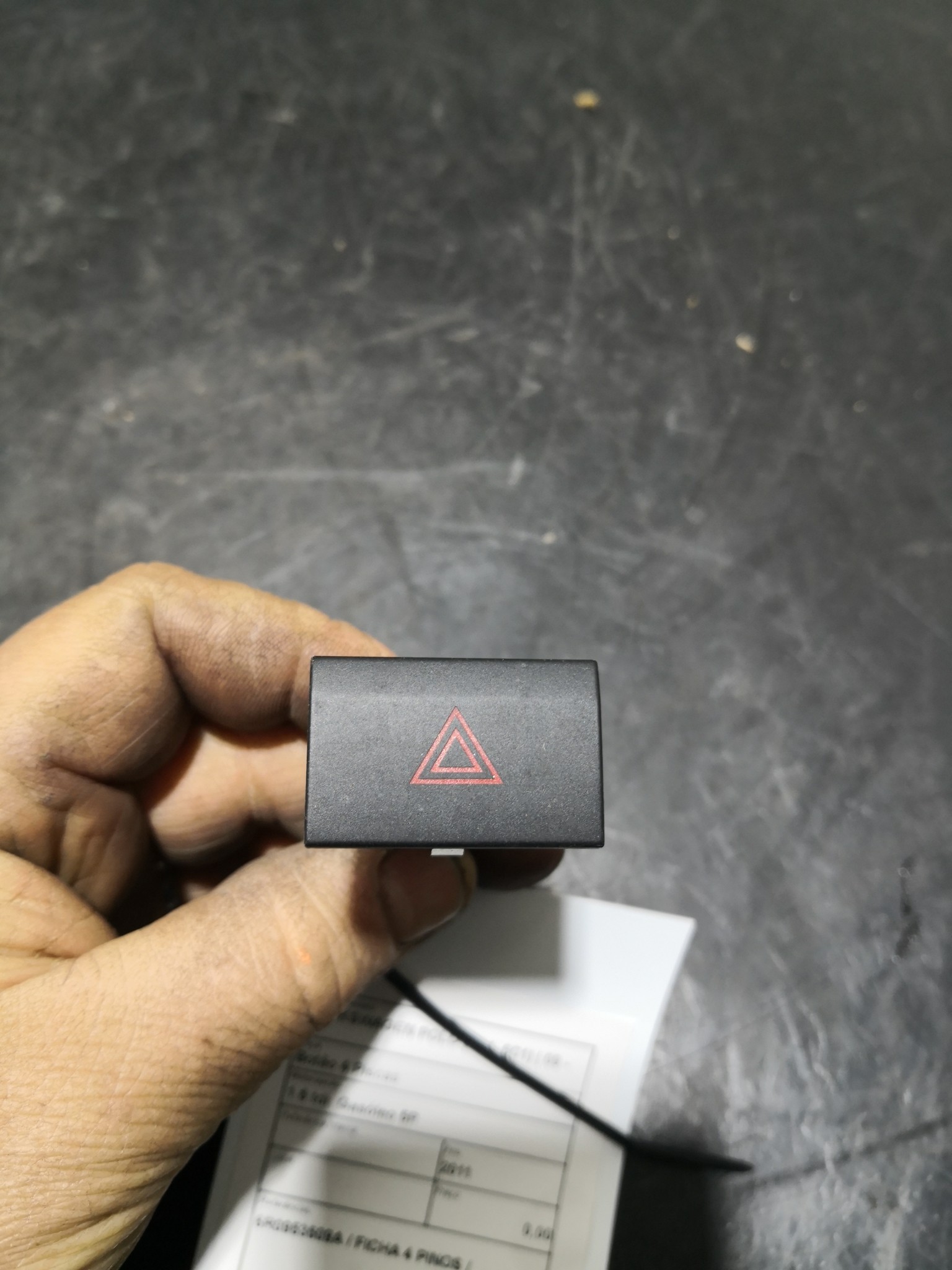 Botão 4 Piscas VOLKSWAGEN - ID S_97459