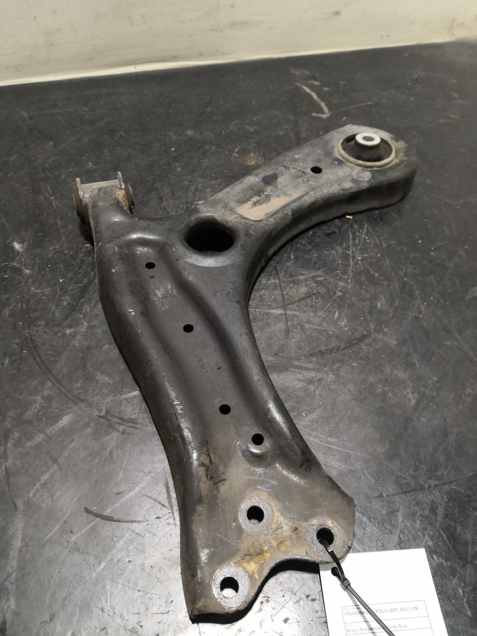 Braço Suspensão Frente Esq VOLKSWAGEN - ID S_97468