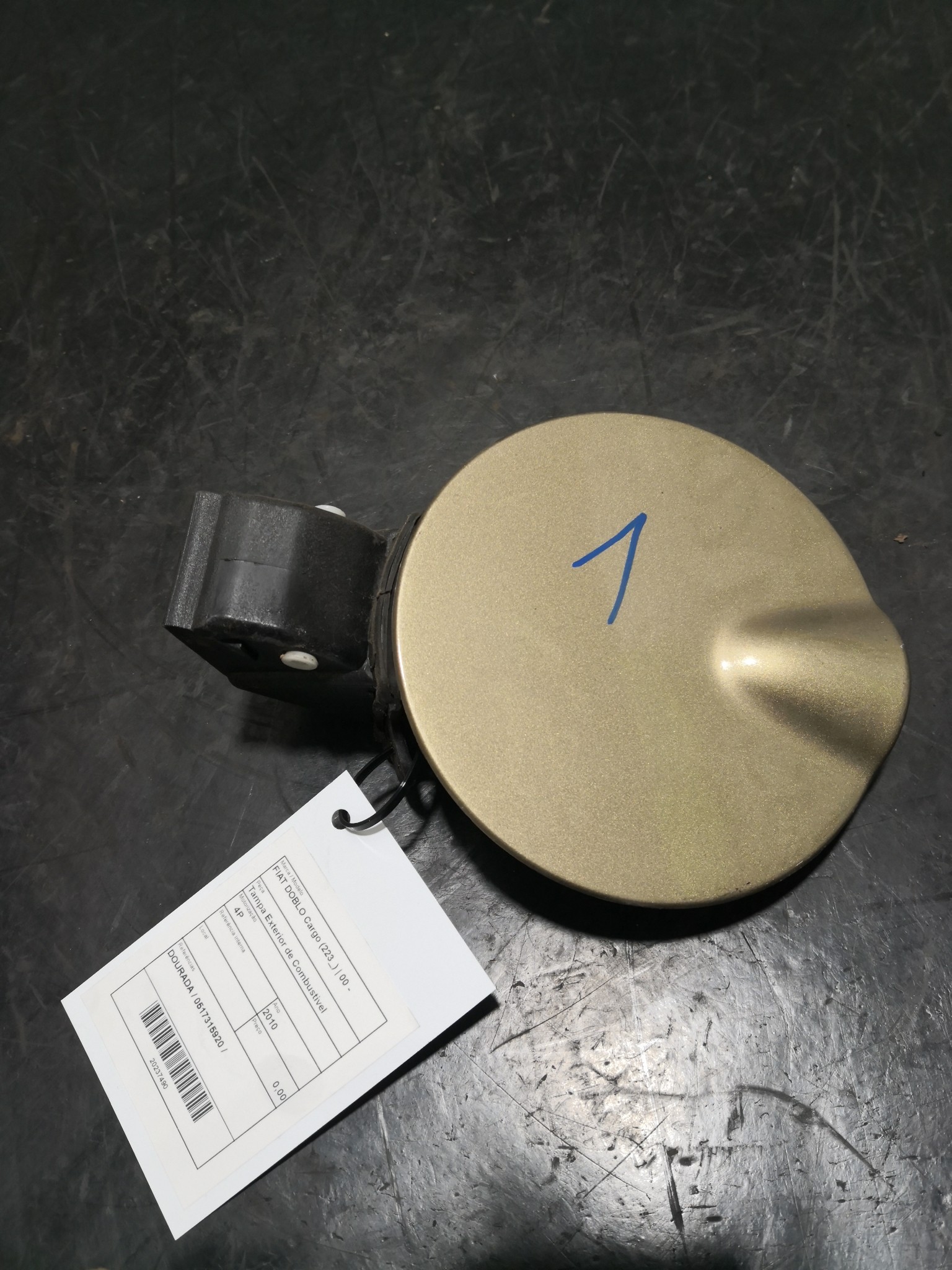 Tampa Exterior de Combustivel FIAT - ID S_97489