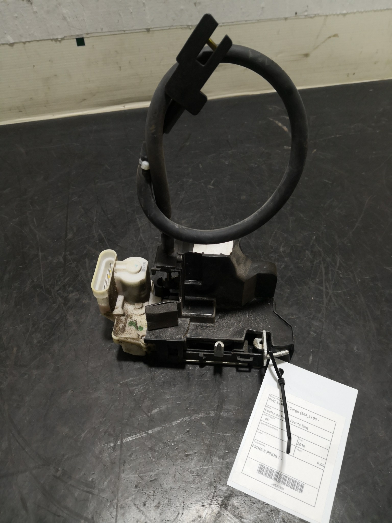 Fecho da Porta Frente Esq FIAT DOBLO Cargo (223_) | 00 -  Imagem-1