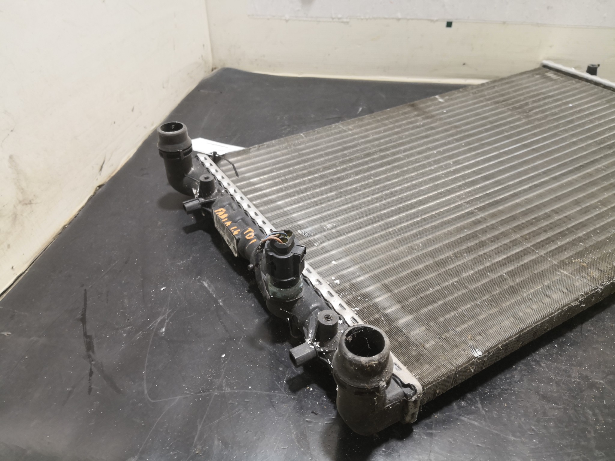 Radiador da água SKODA FABIA II (542) | 06 - 14 Imagem-2