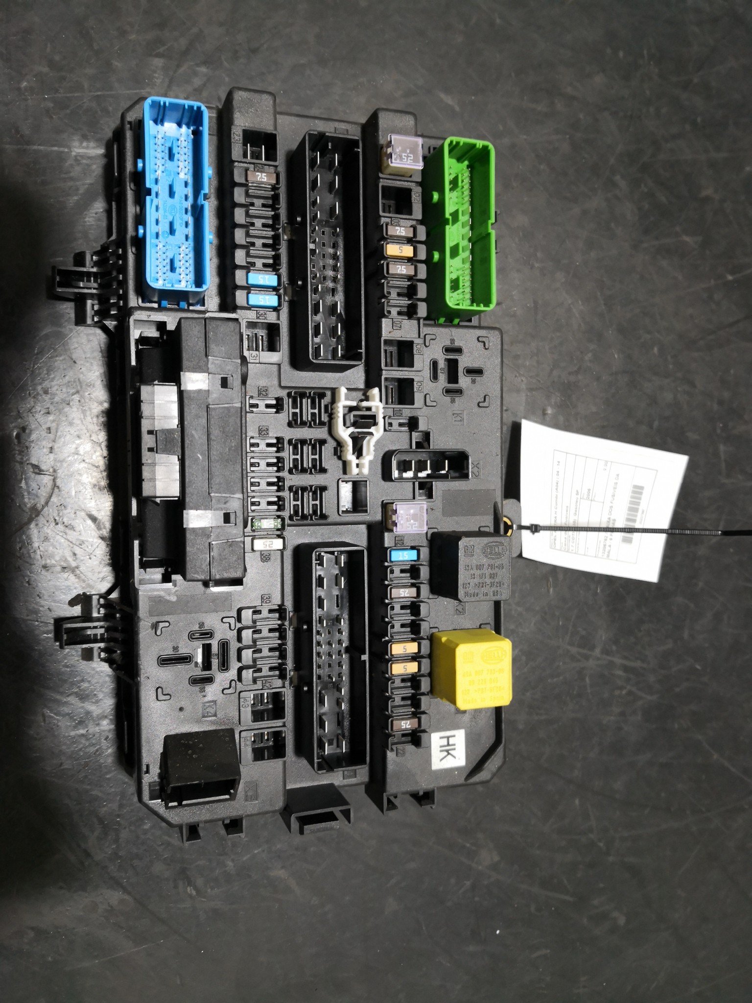 Caixa dos Fusíveis OPEL ASTRA H Combi (A04) | 04 - 14 Imagem-1