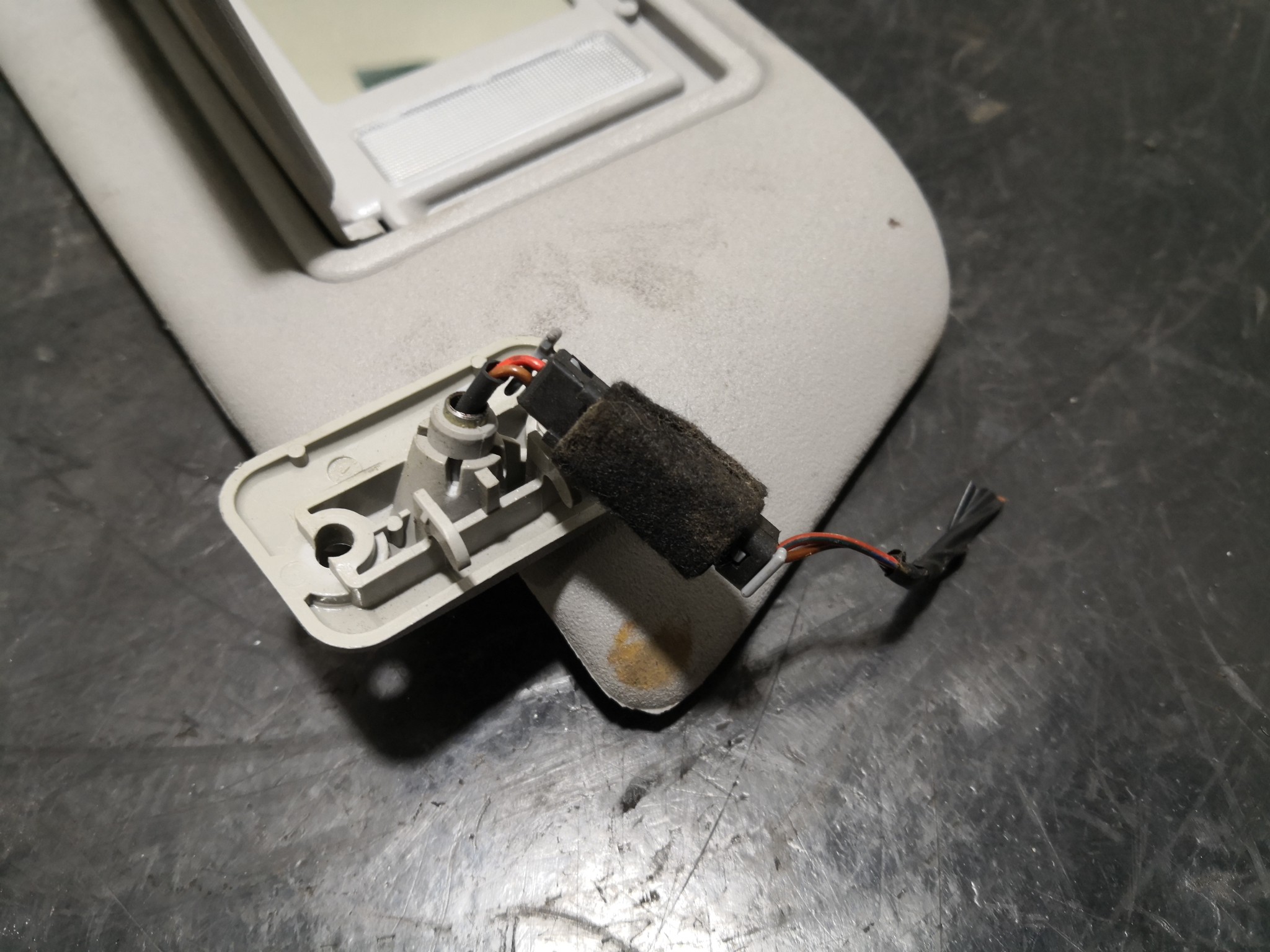 Pala de Sol Esq OPEL ASTRA H Combi (A04) | 04 - 14 Imagem-3