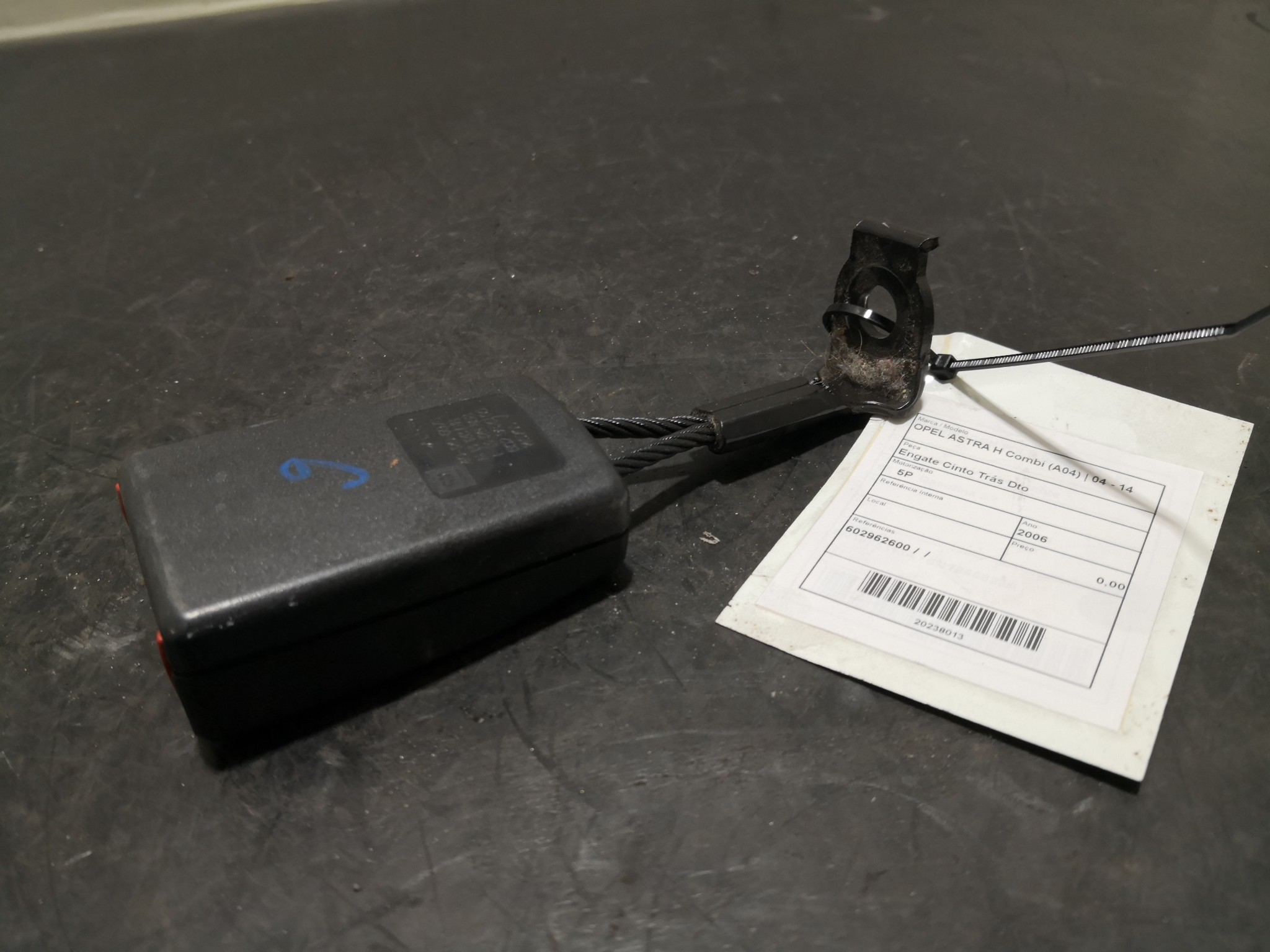Engate Cinto Trás Dto OPEL ASTRA H Combi (A04) | 04 - 14 Imagem-3