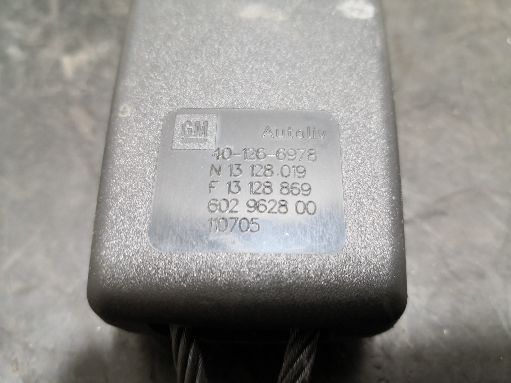 Engate Cinto Trás Esq OPEL ASTRA H Combi (A04) | 04 - 14 Imagem-1