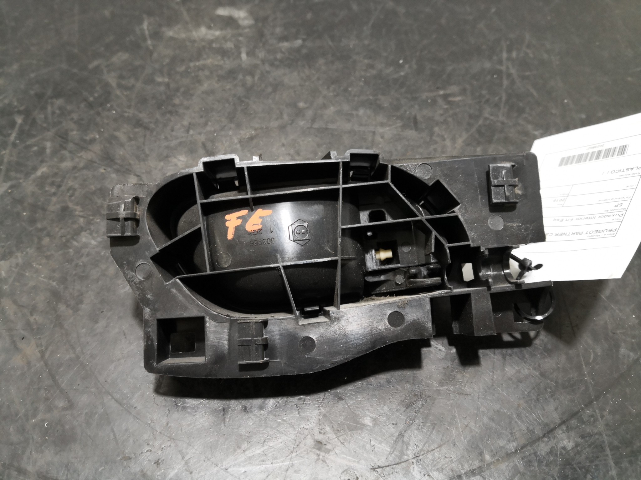 Puxador Interior Frt Esq PEUGEOT PARTNER Caixa | 08 -  Imagem-1