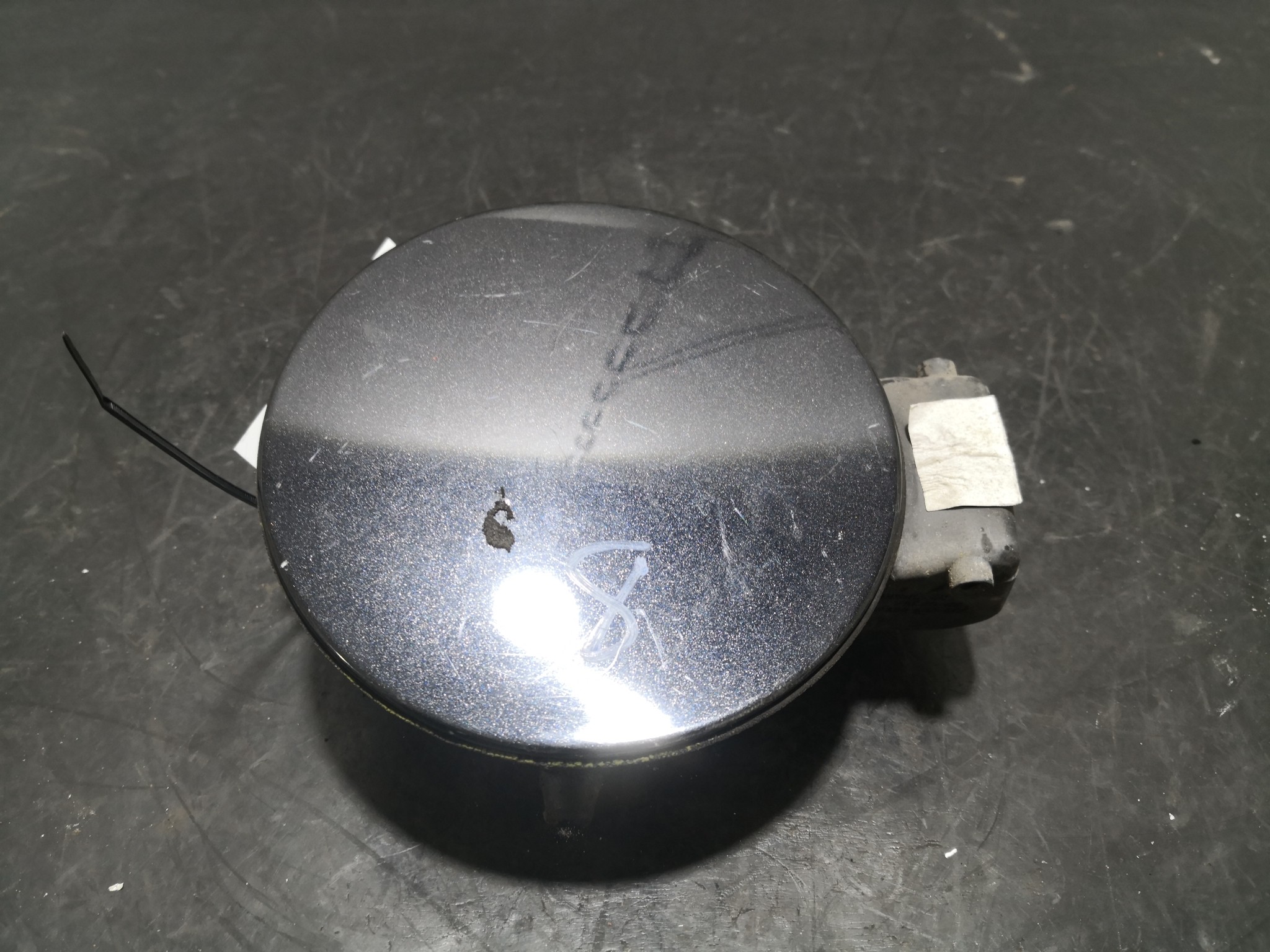 Tampa Exterior de Combustivel VOLKSWAGEN - ID S_98173