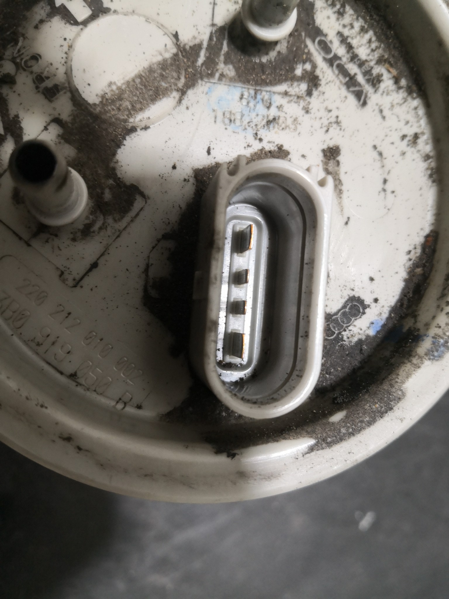 Bomba do Depósito de Combustível VOLKSWAGEN PASSAT Variant (3B6) | 00 - 05 Imagem-2