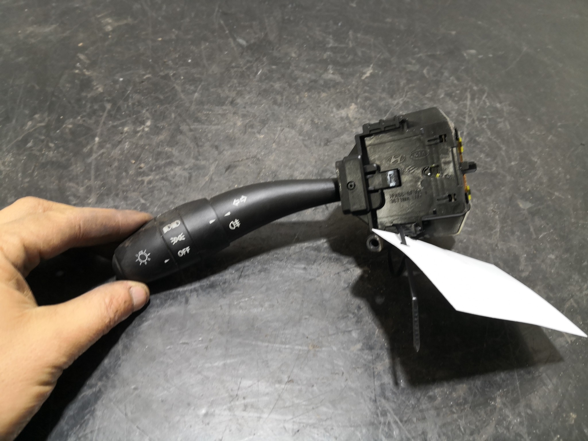 Manipulo Luzes e Piscas KIA - ID S_98286