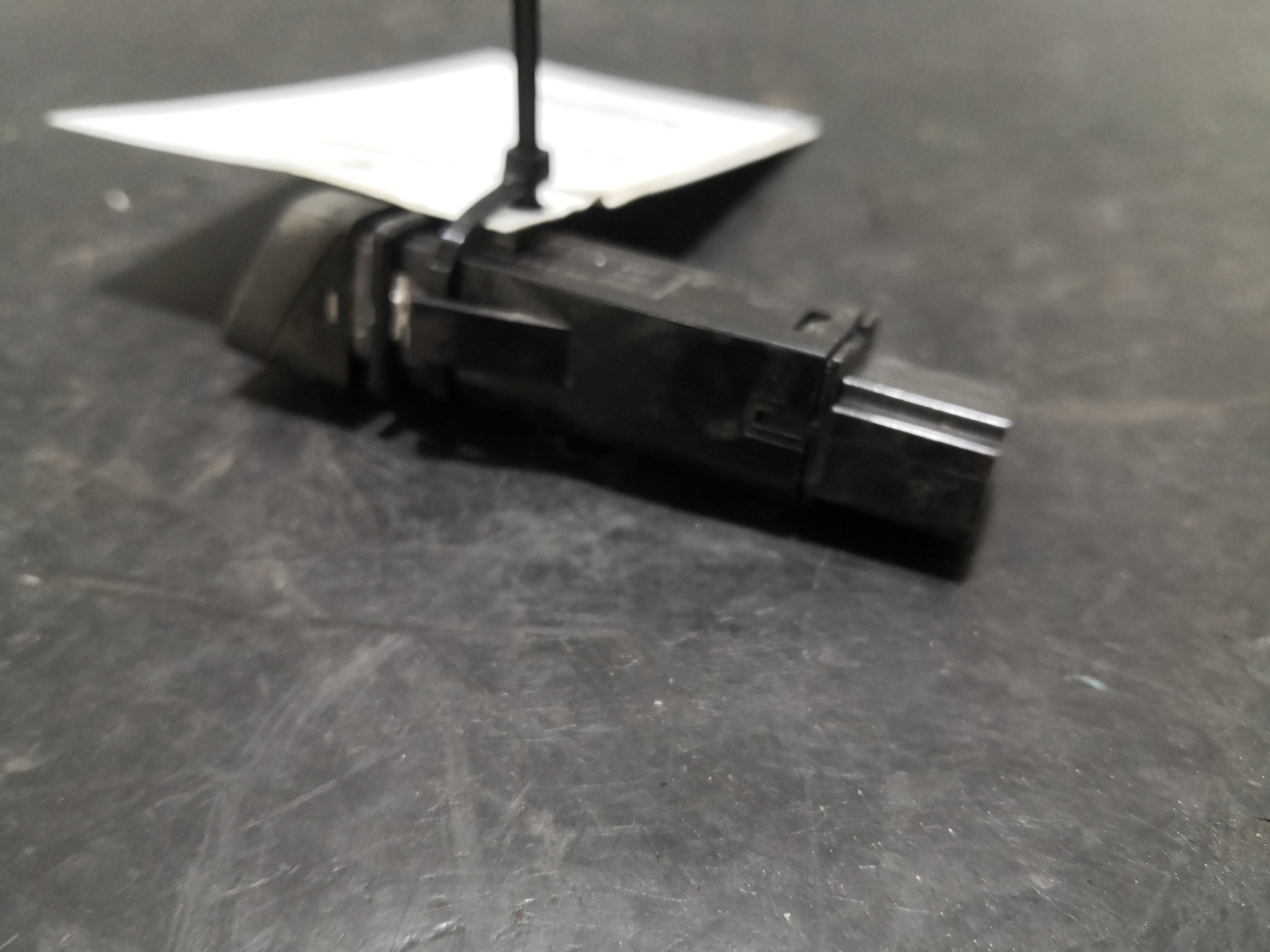 Botão 4 Piscas VOLVO C30 (533) | 06 - 13 Imagem-1