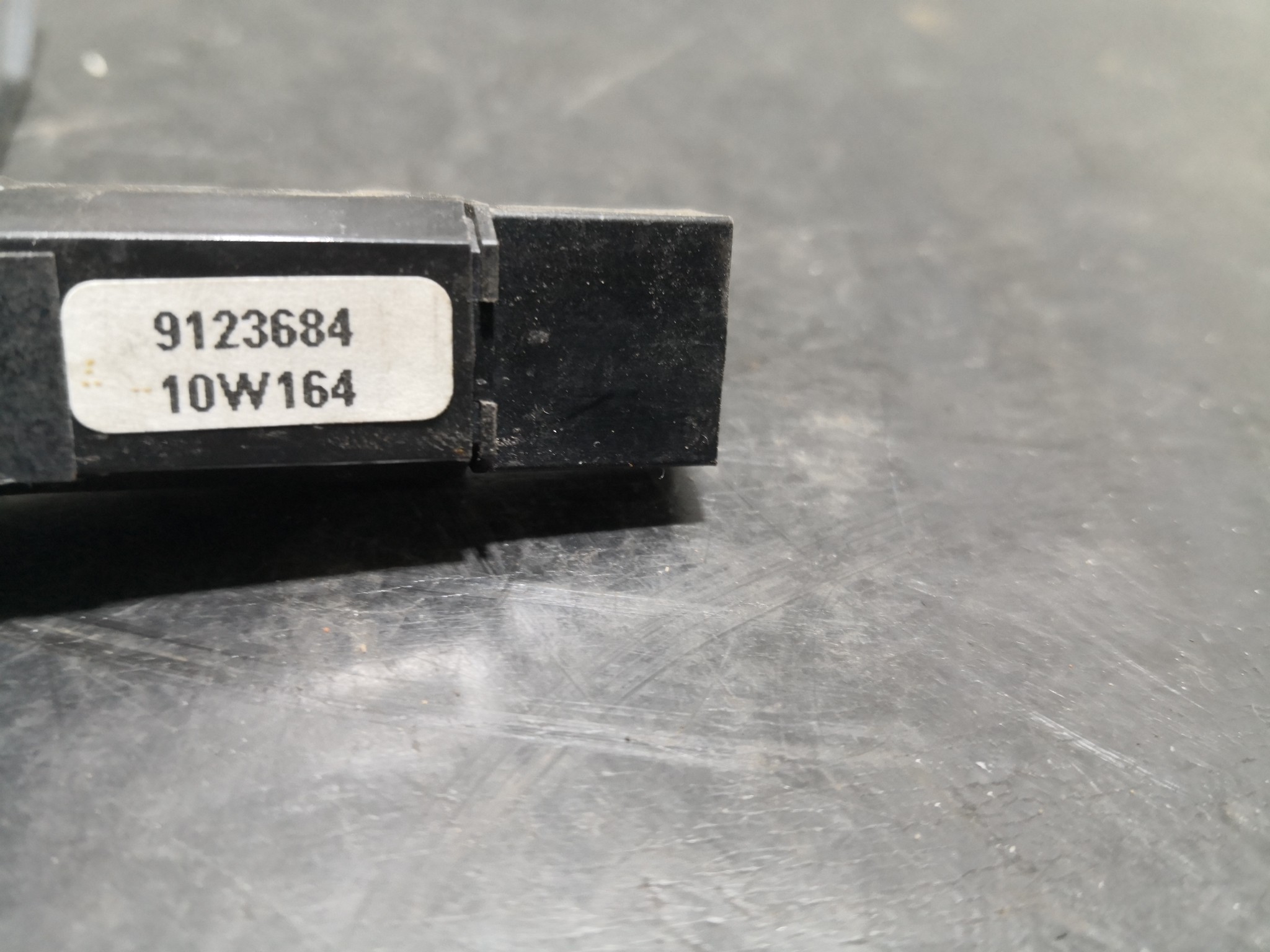 Botão 4 Piscas VOLVO C30 (533) | 06 - 13 Imagem-3