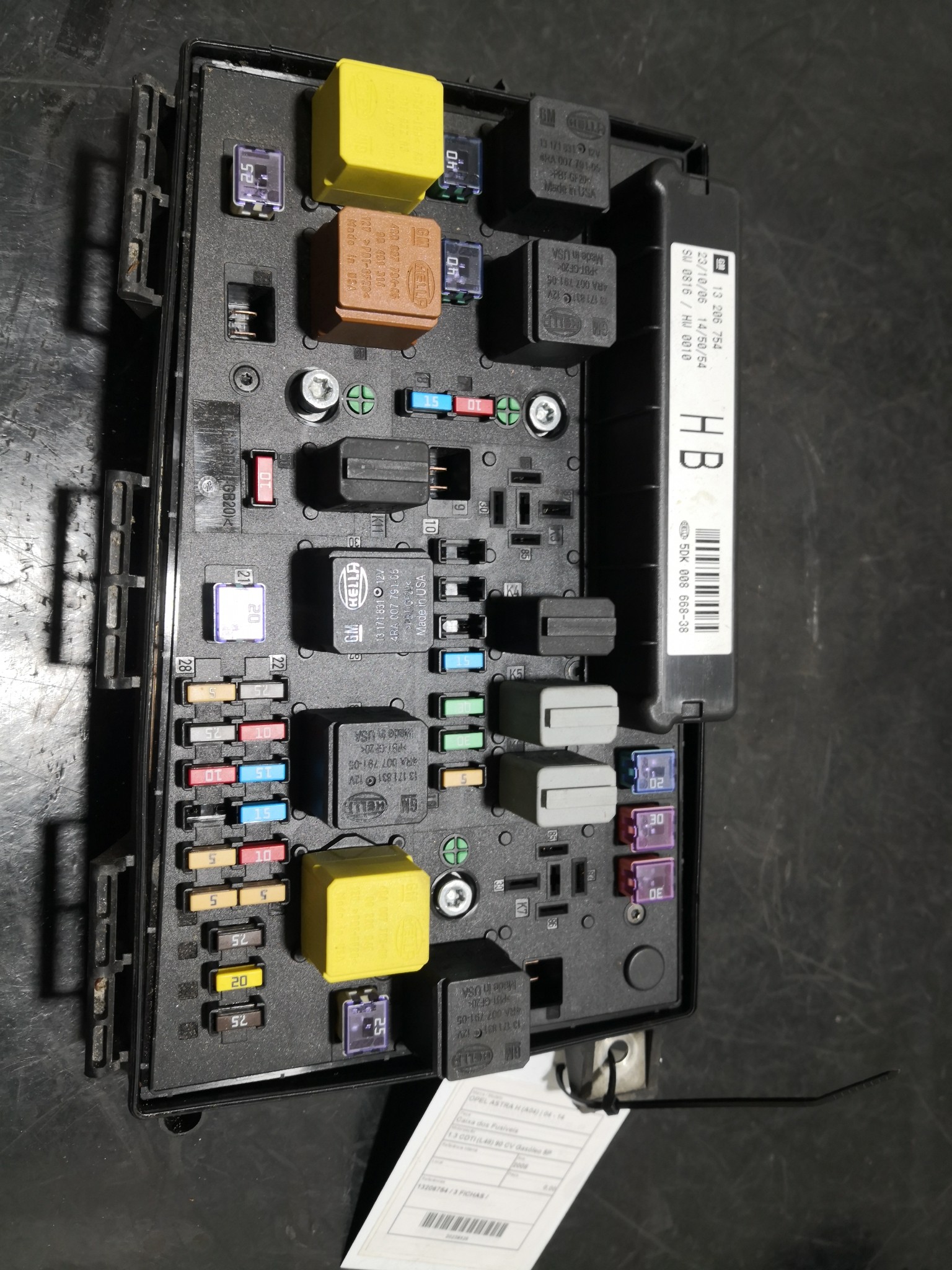 Caixa dos Fusíveis OPEL ASTRA H (A04) | 04 - 14 Imagem-3