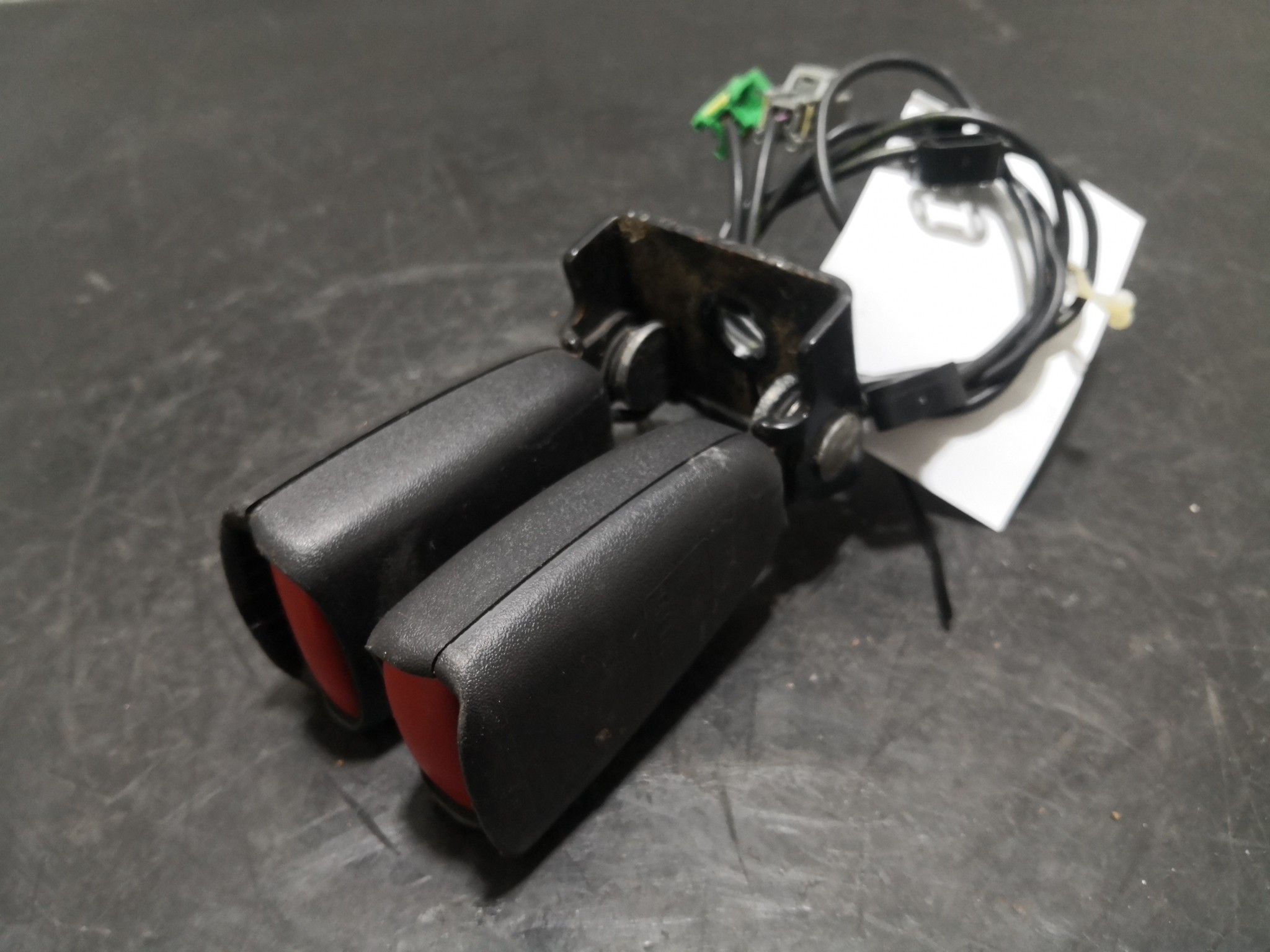 Engate Cinto Trás Dto VOLVO V50 (545) | 03 - 12 Imagem-3