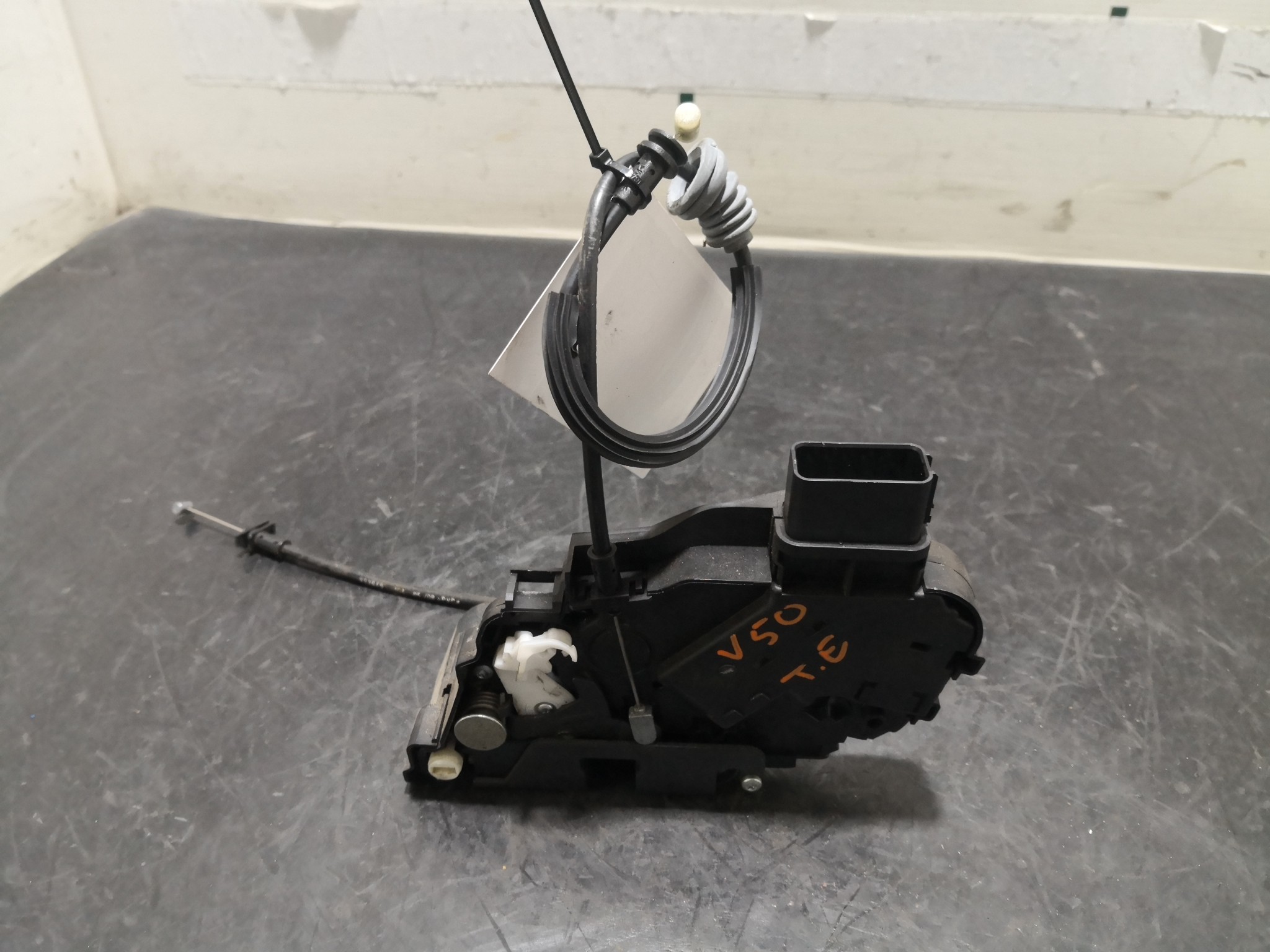 Fecho da Porta Trás Esq VOLVO - ID S_98830