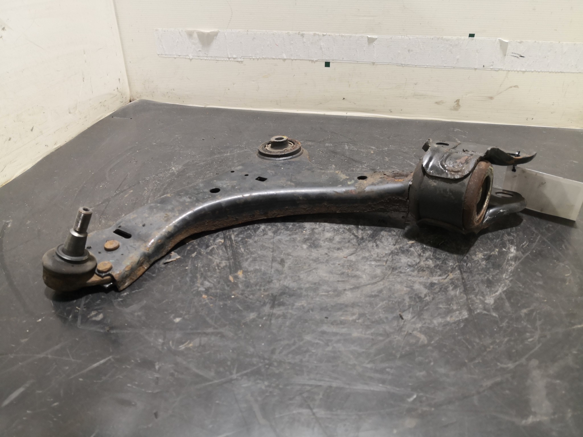 Braço Suspensão Frente Esq FORD - ID S_98985