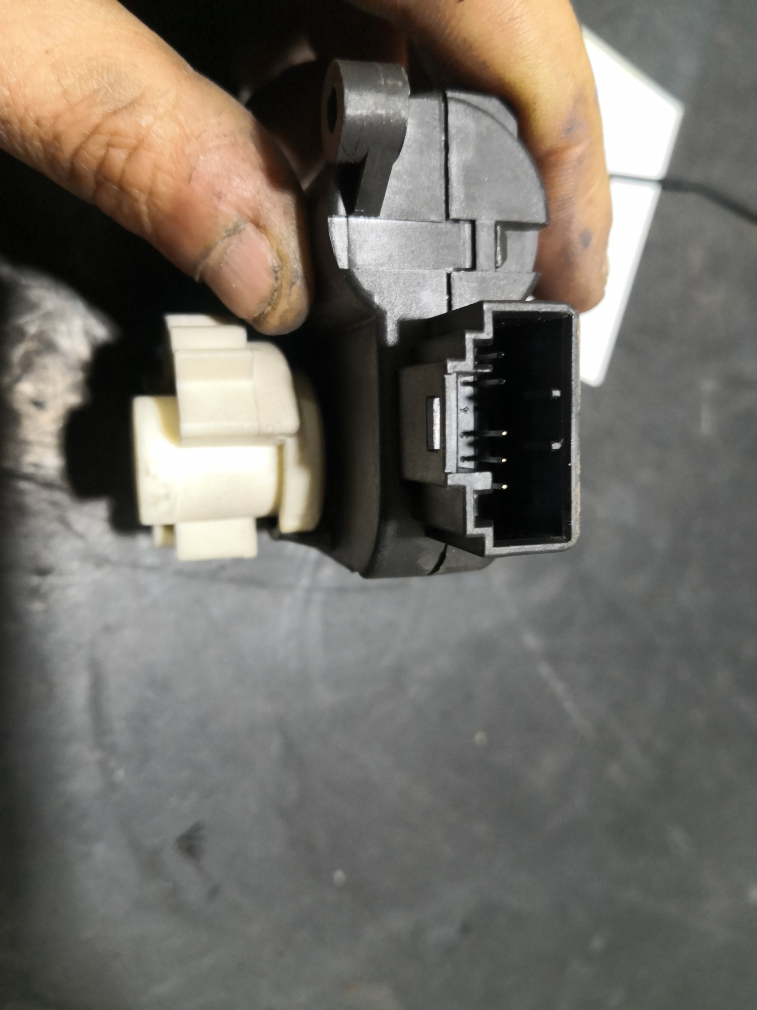 Motor de Comporta AUDI A3 (8P1) | 03 - 13 Imagem-2