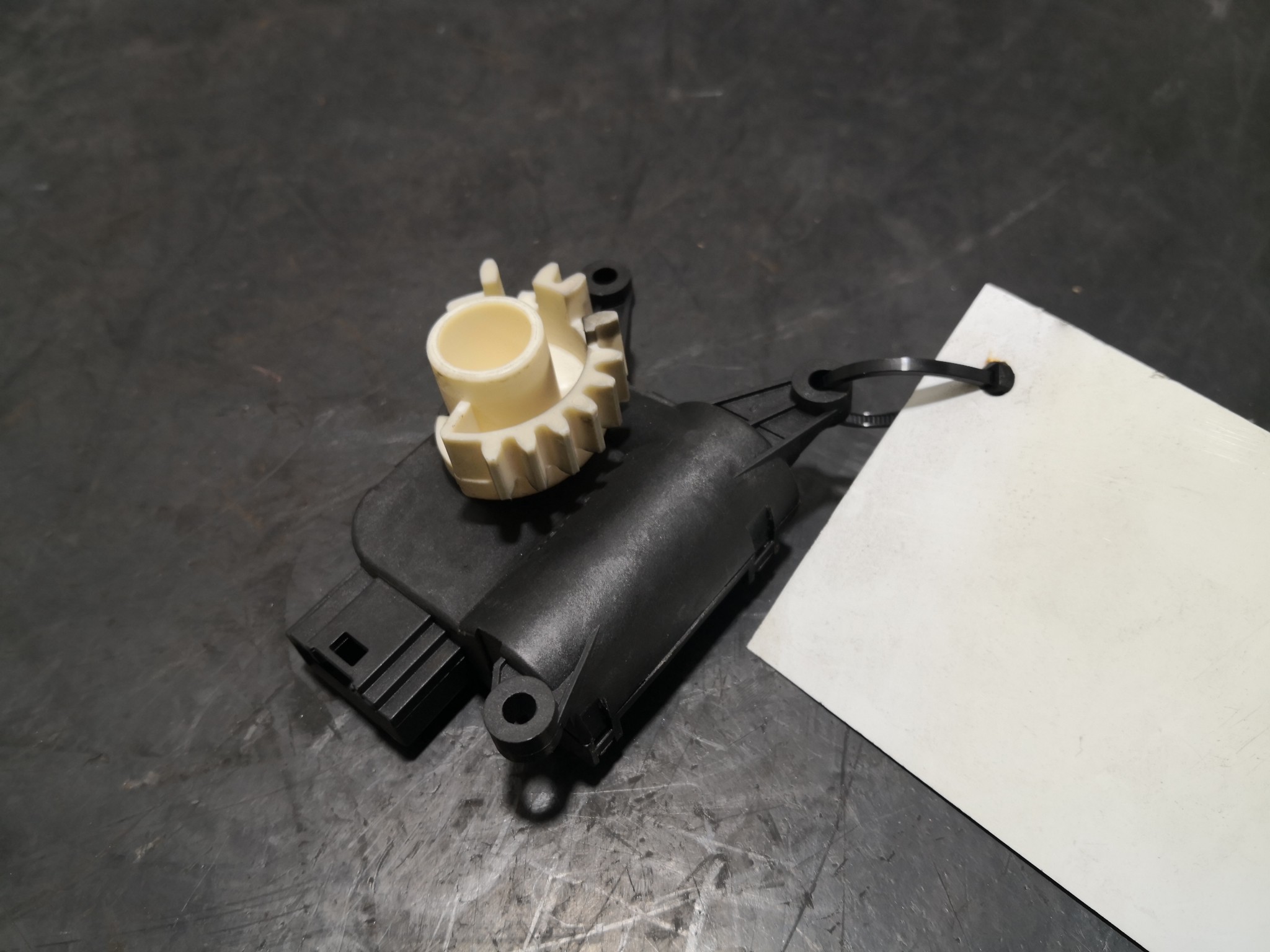 Motor de Comporta AUDI A3 (8P1) | 03 - 13 Imagem-3