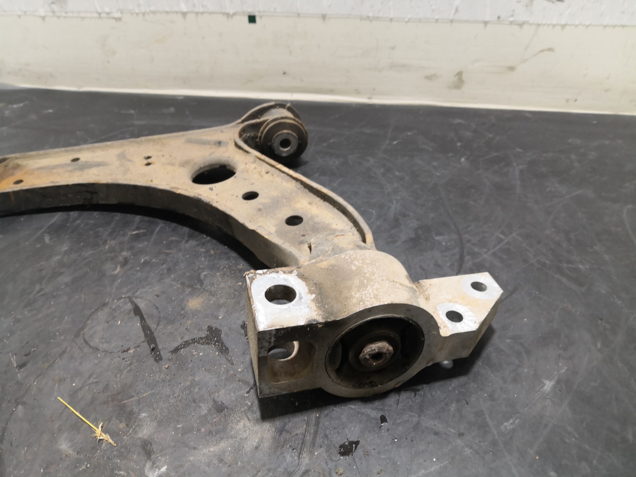 Braço Suspensão Frente Esq AUDI A3 (8P1) | 03 - 13 Imagem-1