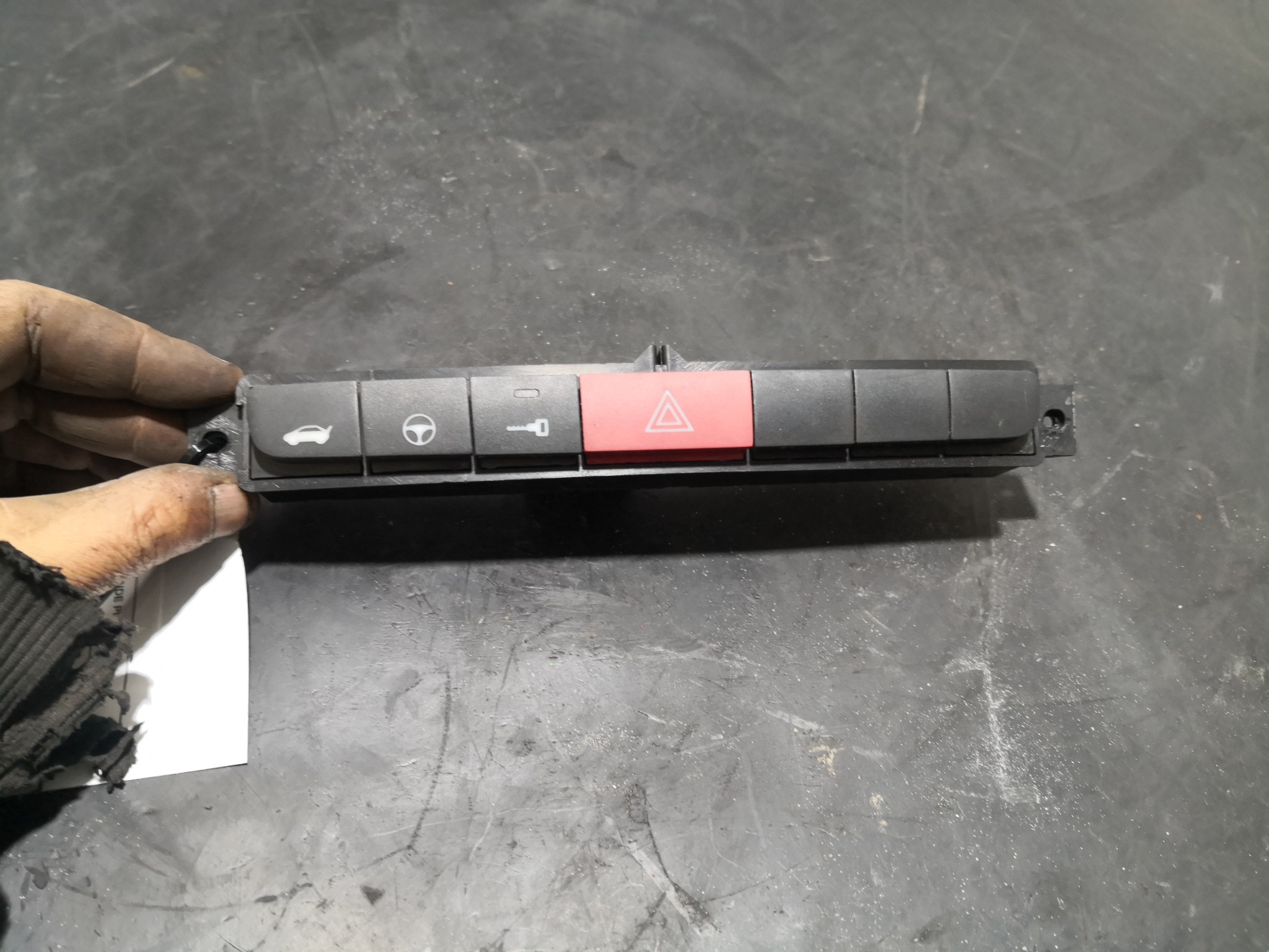 Botão 4 Piscas FIAT - ID S_99298