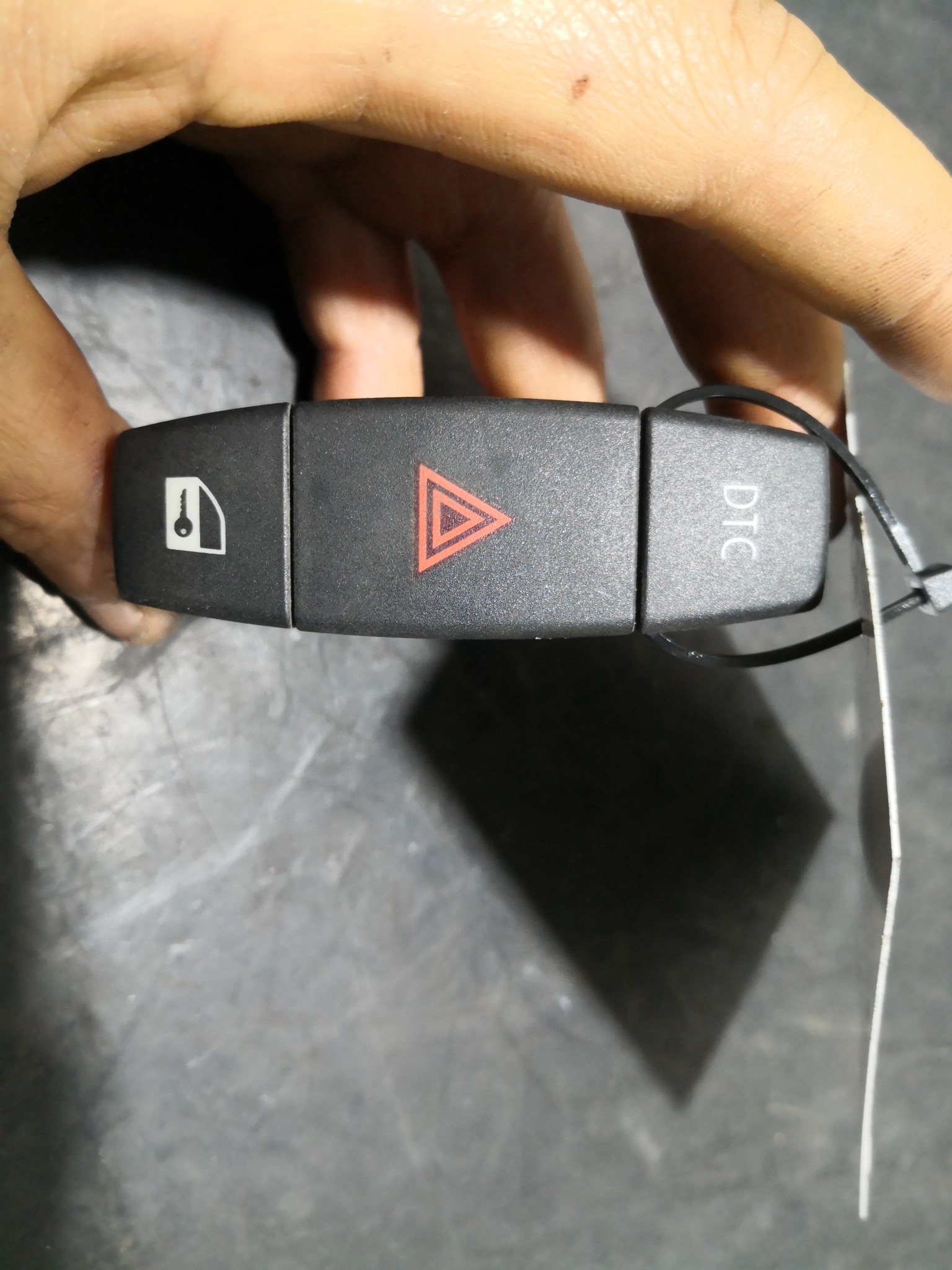 Botão 4 Piscas BMW - ID S_99416