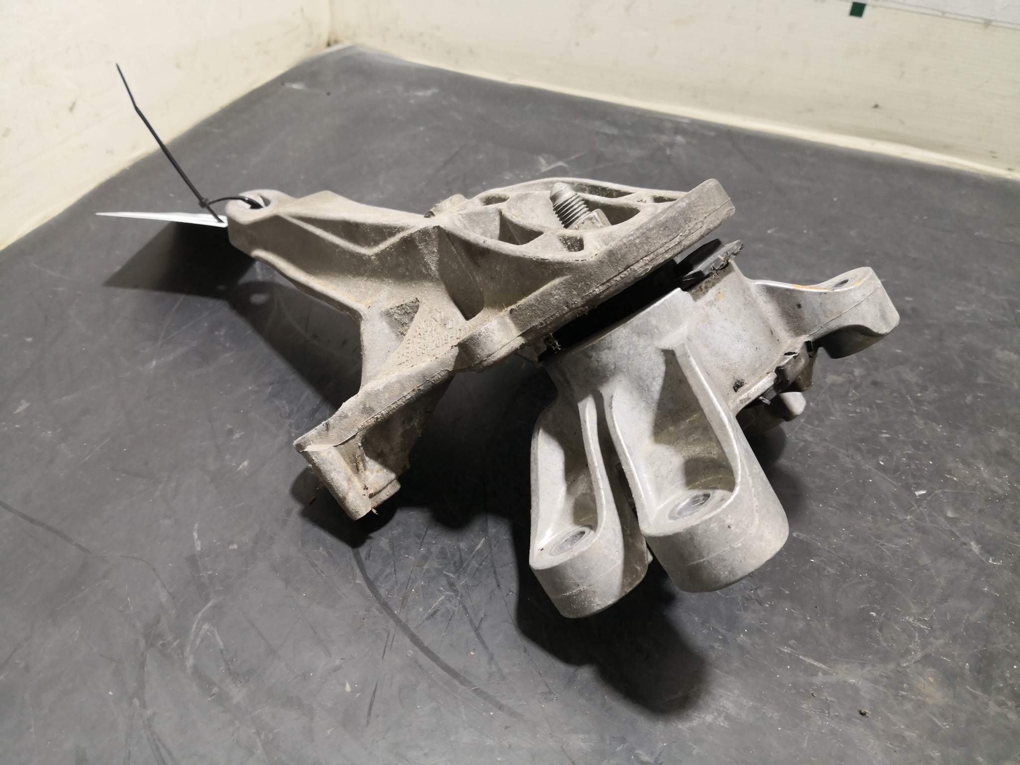 Apoio de Motor MINI MINI (R56) | 05 - 14 Imagem-1