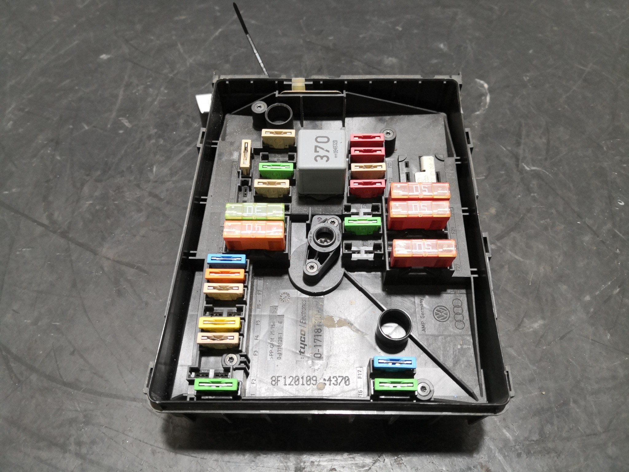 Caixa dos Fusíveis SEAT LEON (1P1) | 05 - 13 Imagem-1