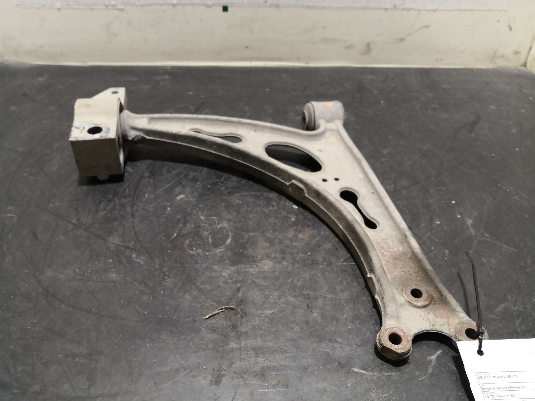 Braço Suspensão Frente Dto SEAT - ID S_99563