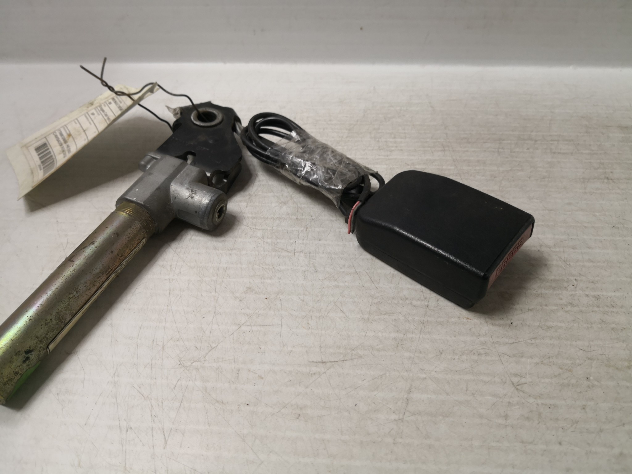 Engate Cinto Frente Esq RENAULT MEGANE Scenic (JA0/1_) | 96 - 01 Imagem-1