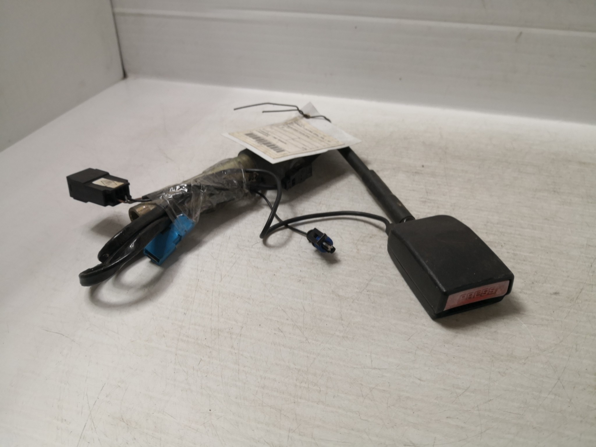 Engate Cinto Frente Esq RENAULT LAGUNA I (B56_, 556_) | 93 - 02 Imagem-1