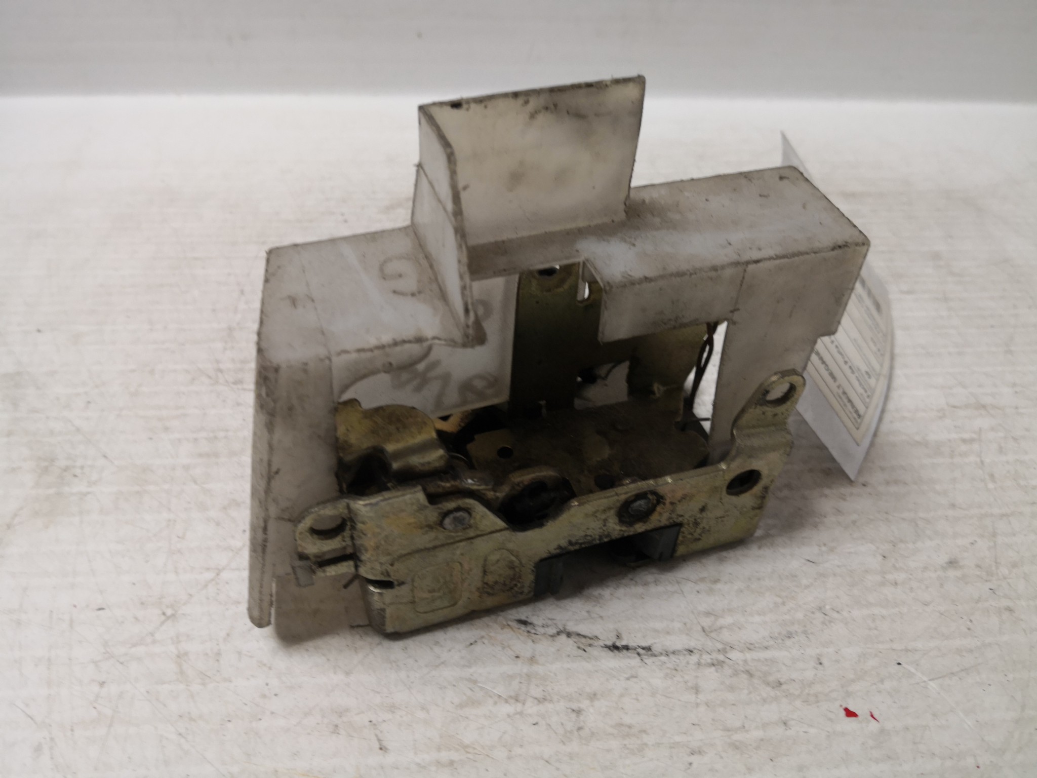 Fecho da Porta Frente Esq RENAULT MEGANE I (BA0/1_) | 95 - 04 Imagem-1