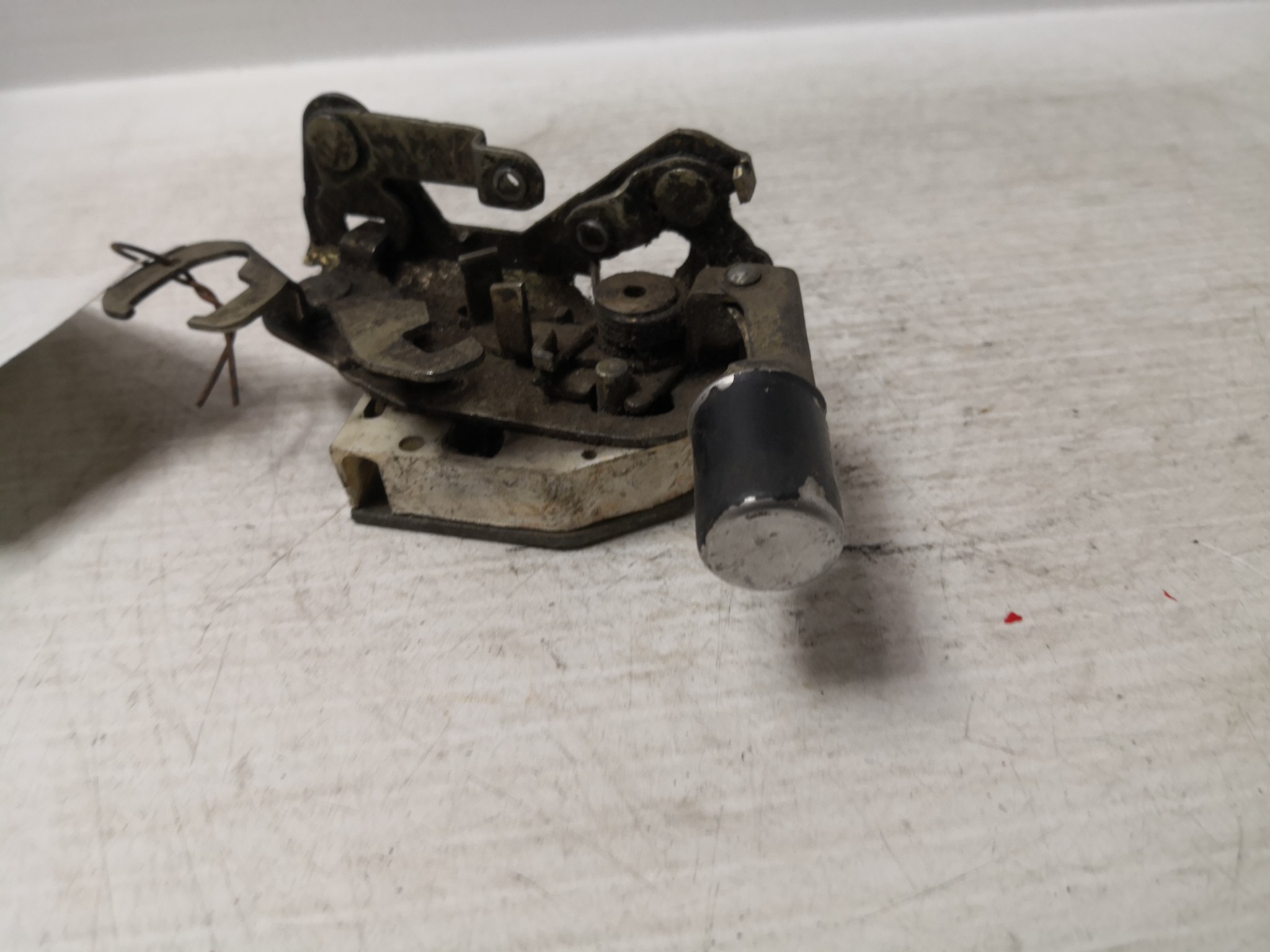 Fecho da Porta Frente Esq RENAULT 5 (122_) | 72 - 85 Imagem-1