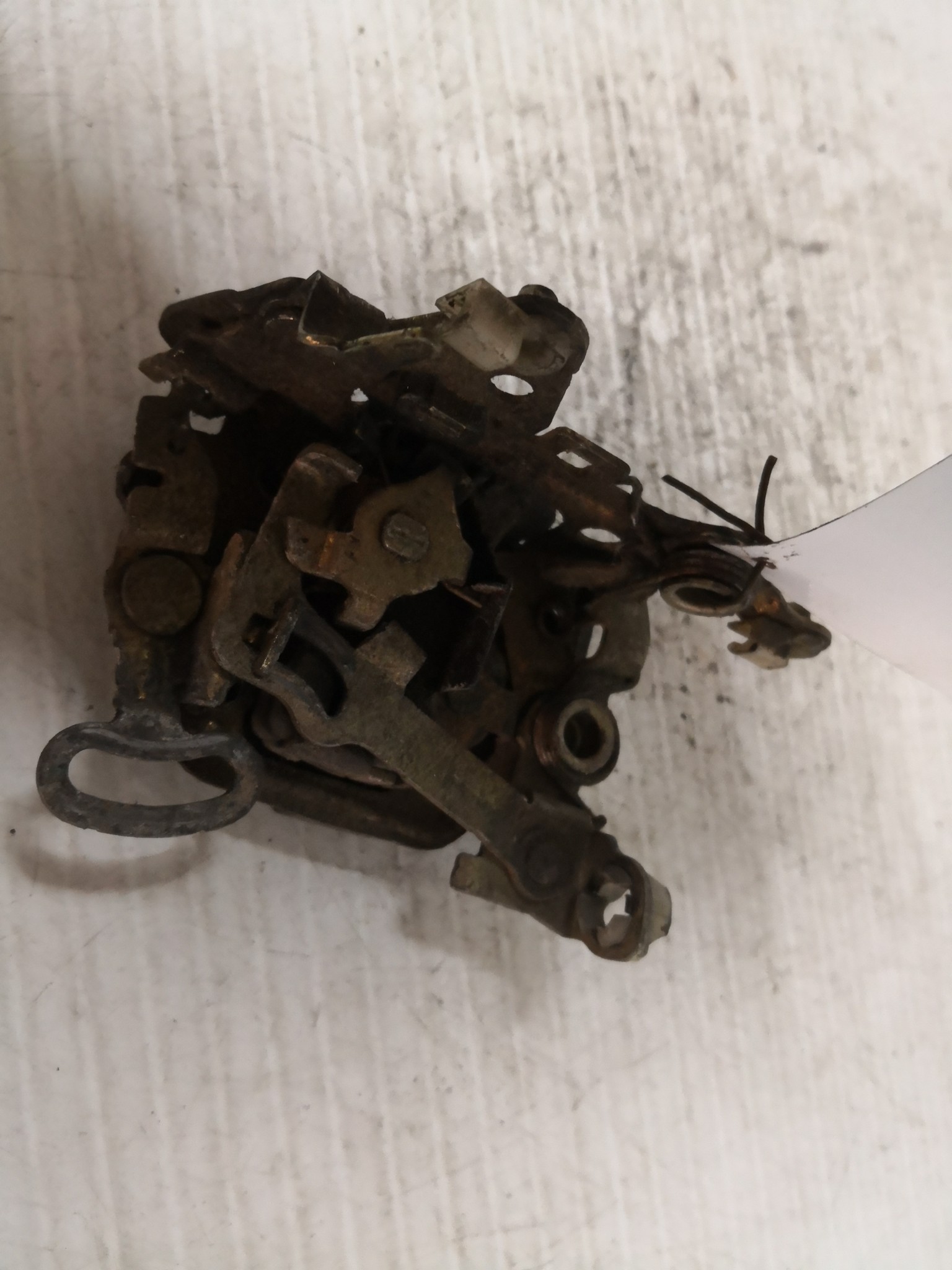 Fecho da Porta Frente Esq OPEL CORSA B (S93) | 93 - 02 Imagem-1