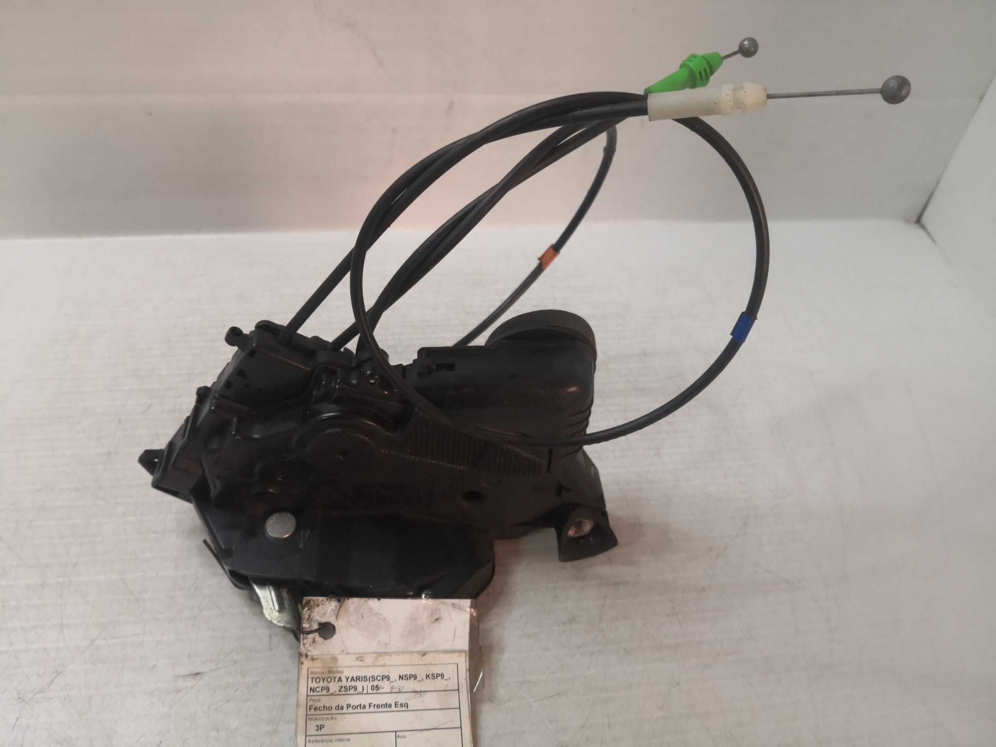 Fecho da Porta Frente Esq TOYOTA - ID S_61231