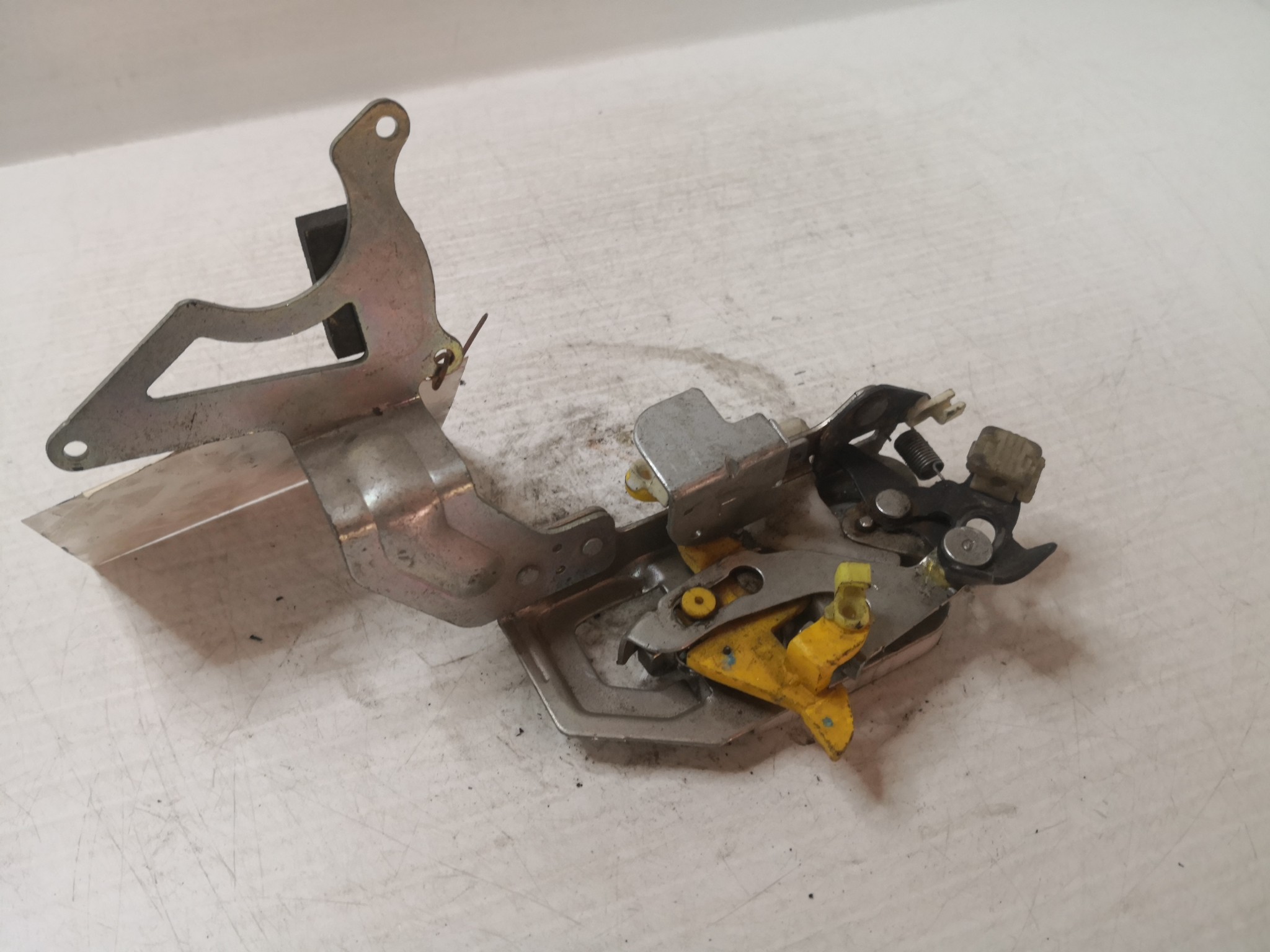 Fecho da Porta Frente Esq CHEVROLET - ID S_36352