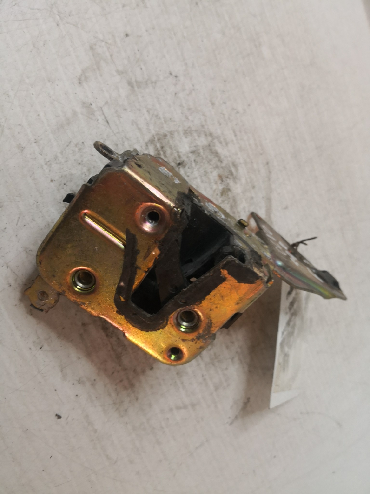 Fecho da Porta Frente Esq VOLVO - ID S_35095