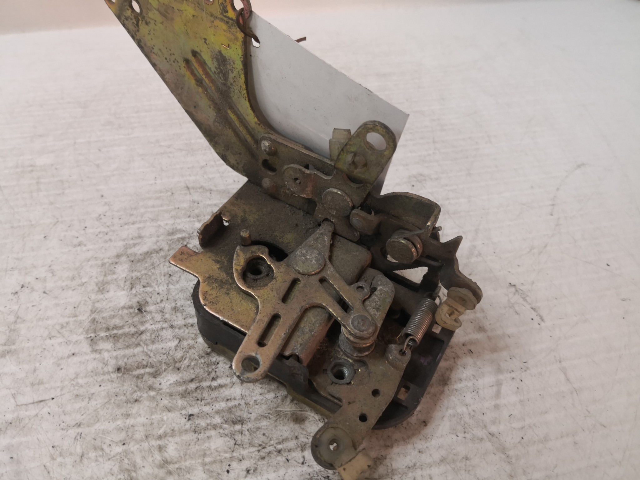 Fecho da Porta Frente Esq VOLVO 460 L (464) | 88 - 96 Imagem-3