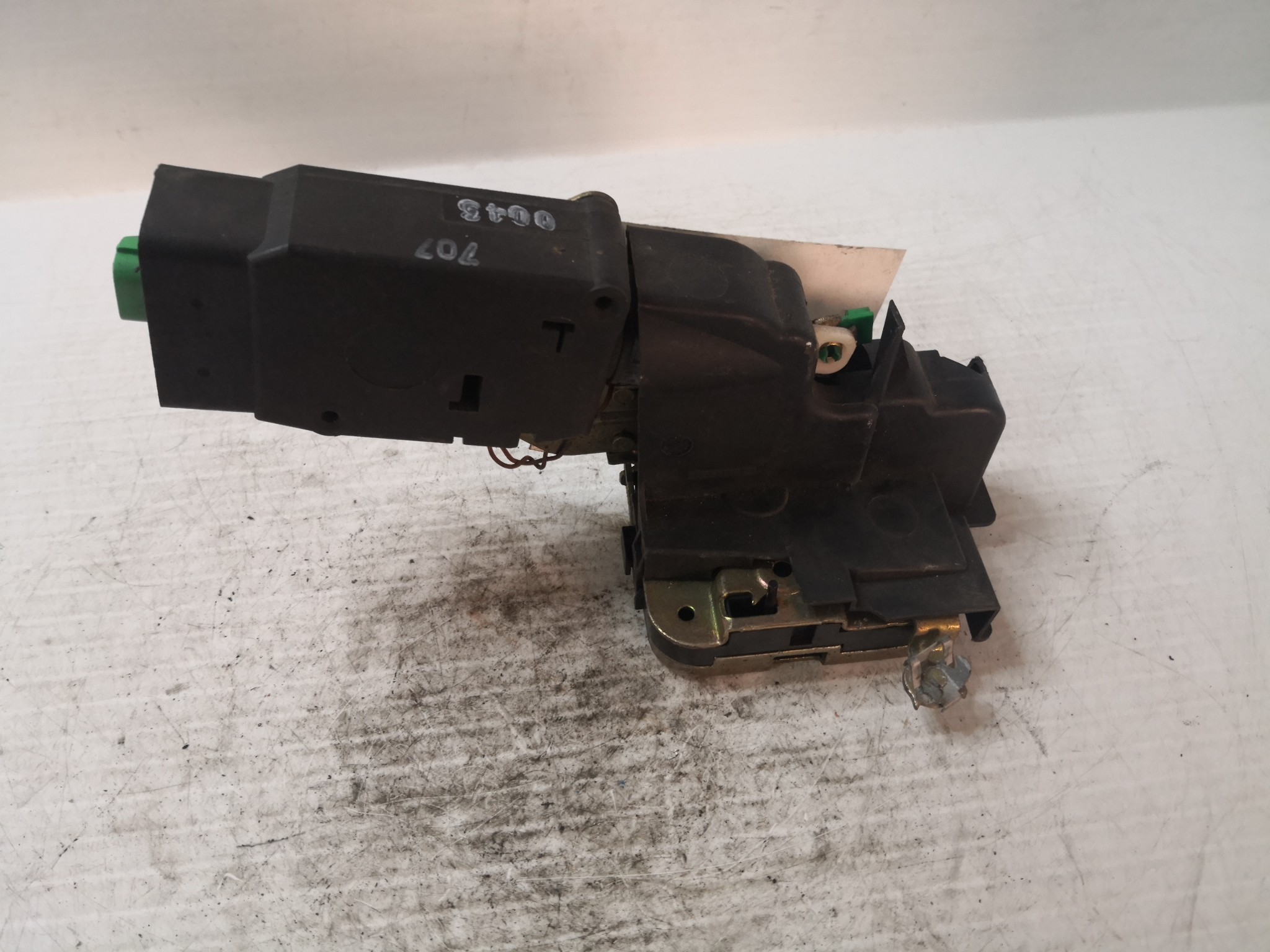 Fecho da Porta Frente Esq VOLVO V40 Combi (645) | 95 - 04 Imagem-2