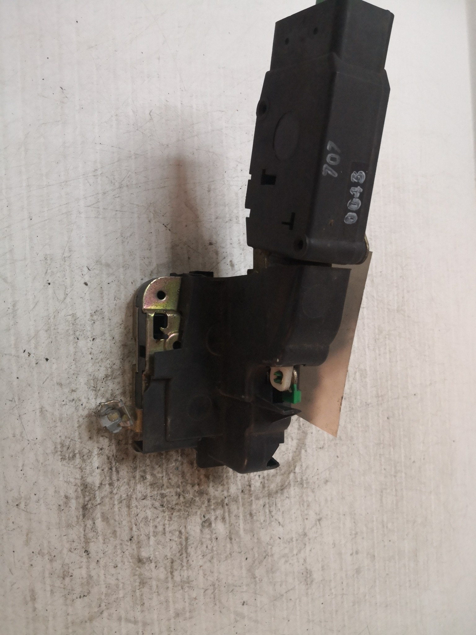 Fecho da Porta Frente Esq VOLVO V40 Combi (645) | 95 - 04 Imagem-4