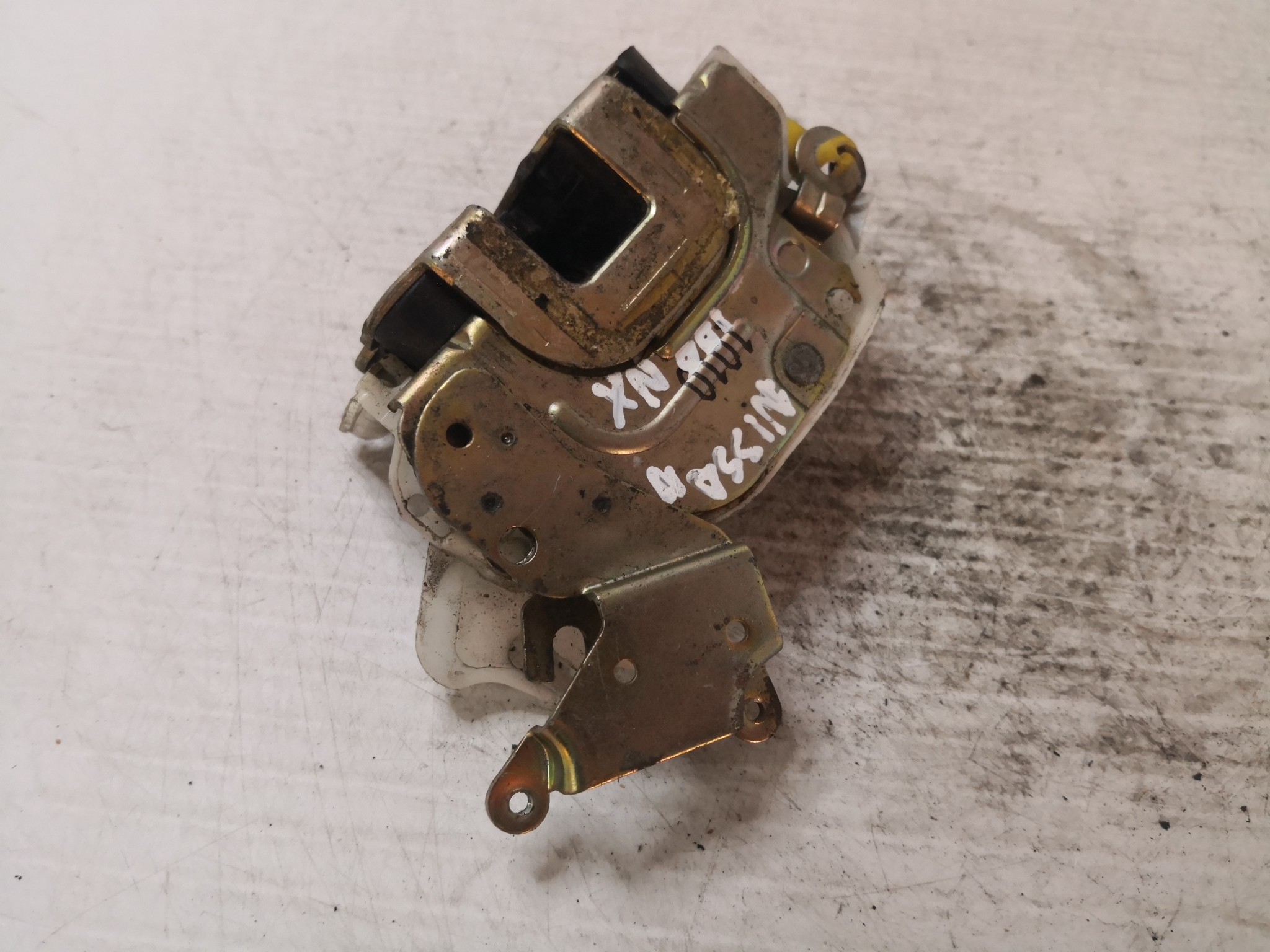 Fecho da Porta Frente Esq NISSAN 100 NX (B13) | 90 - 96 Imagem-1