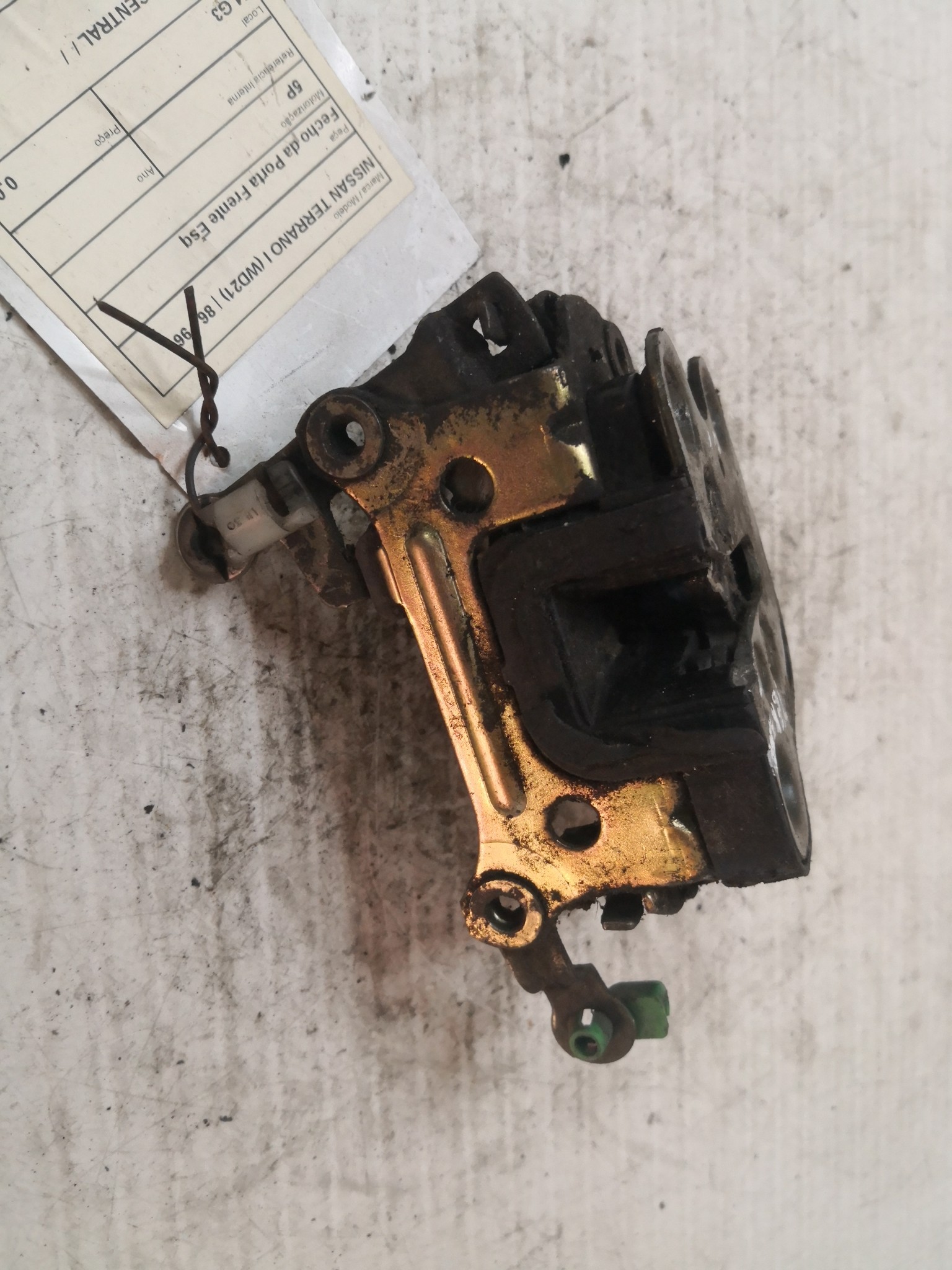 Fecho da Porta Frente Esq NISSAN TERRANO I (WD21) | 86 - 96 Imagem-1