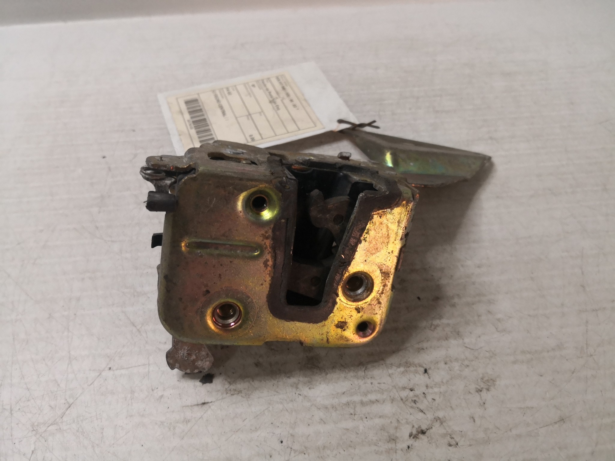 Fecho da Porta Trás Esq VOLVO - ID S_36119