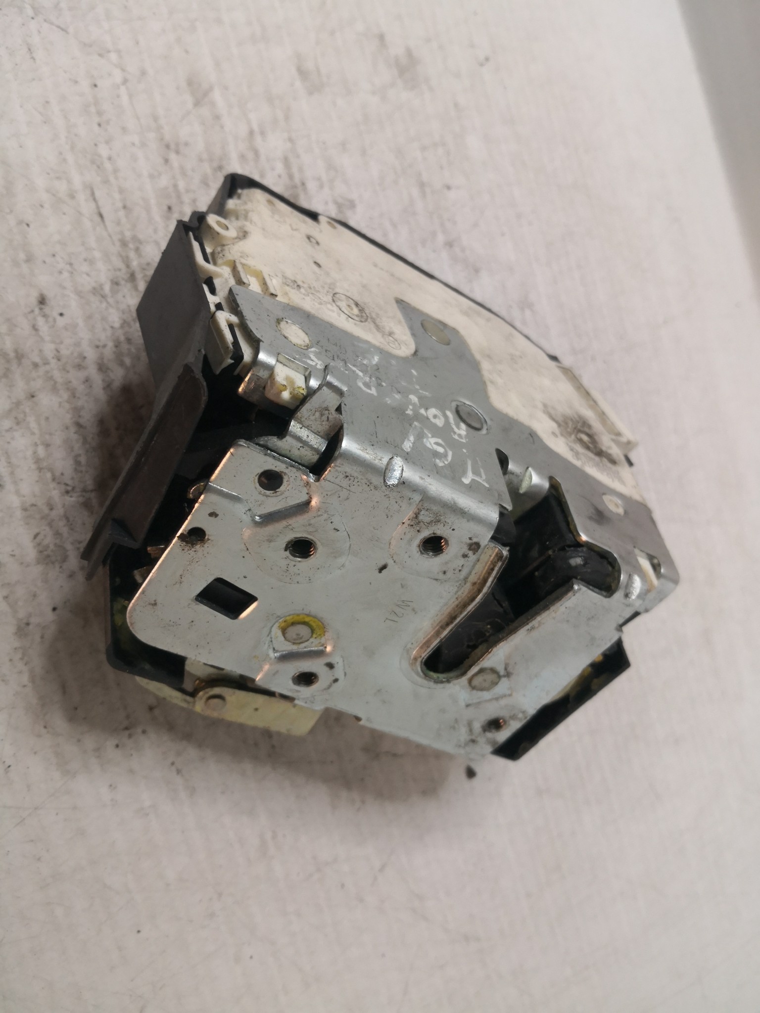 Fecho da Porta Trás Esq ROVER - ID S_36127