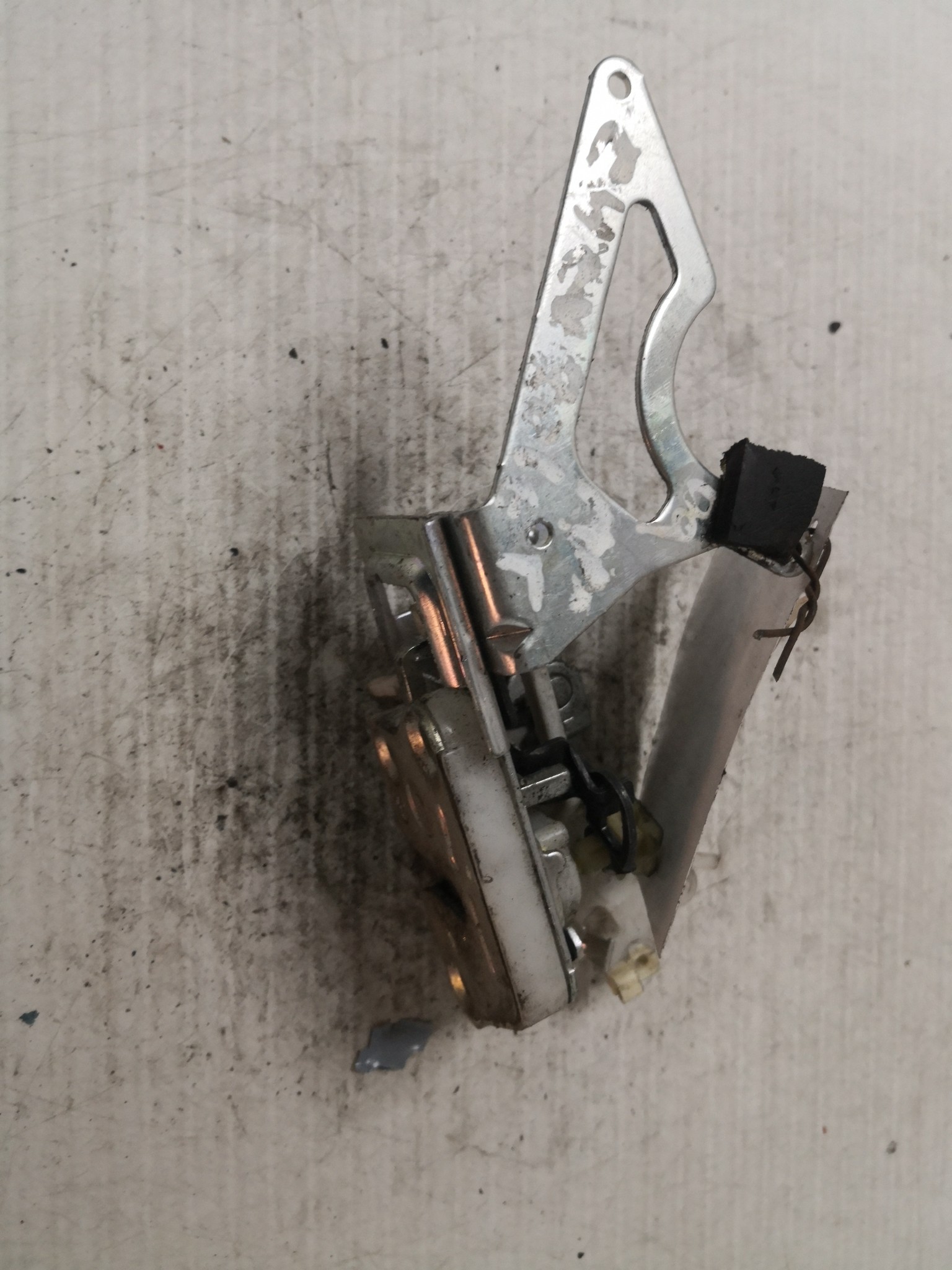 Fecho da Porta Trás Esq CHEVROLET MATIZ (M200, M250) | 05 -  Imagem-1